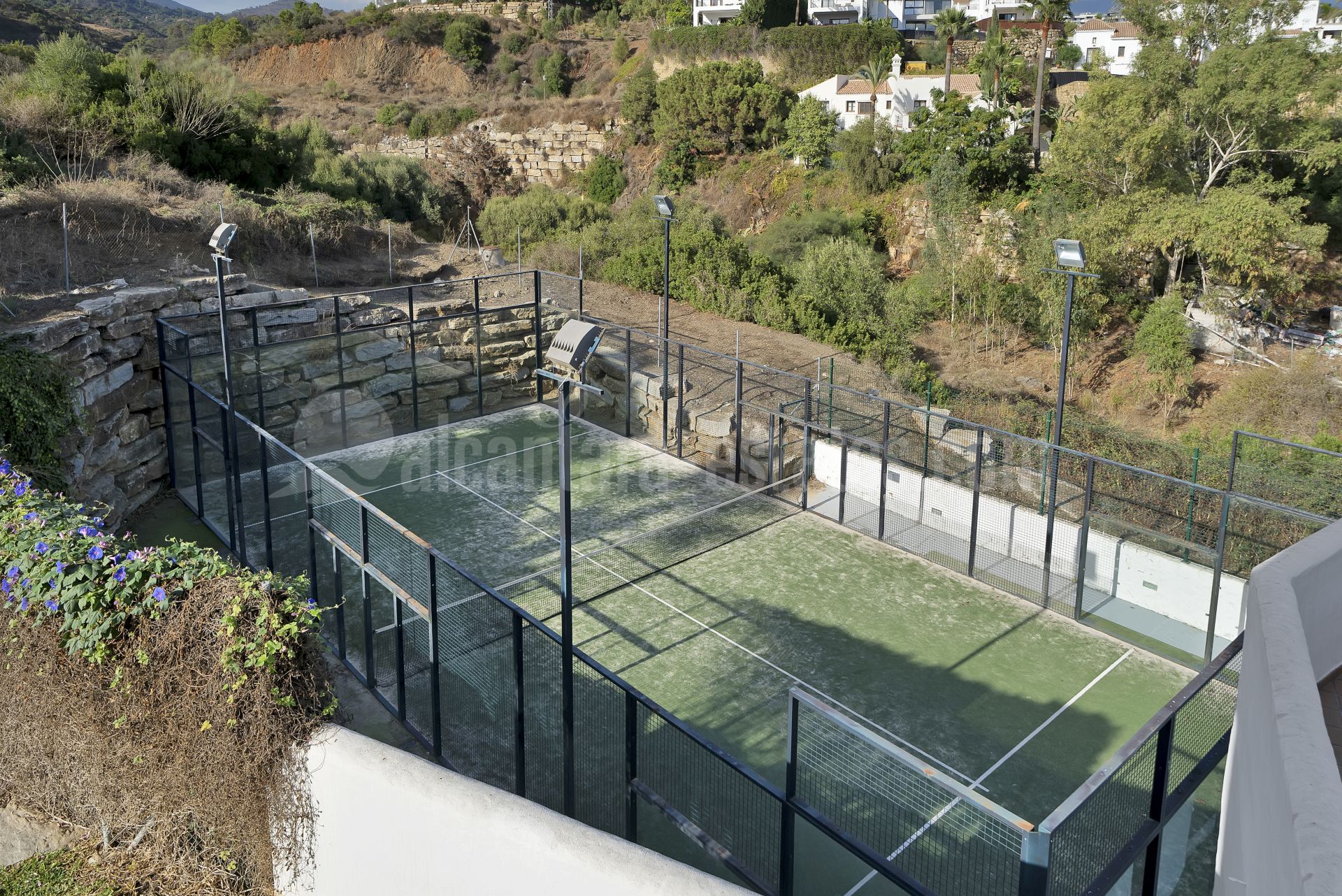 Apartment in Los Naranjos, Marbella