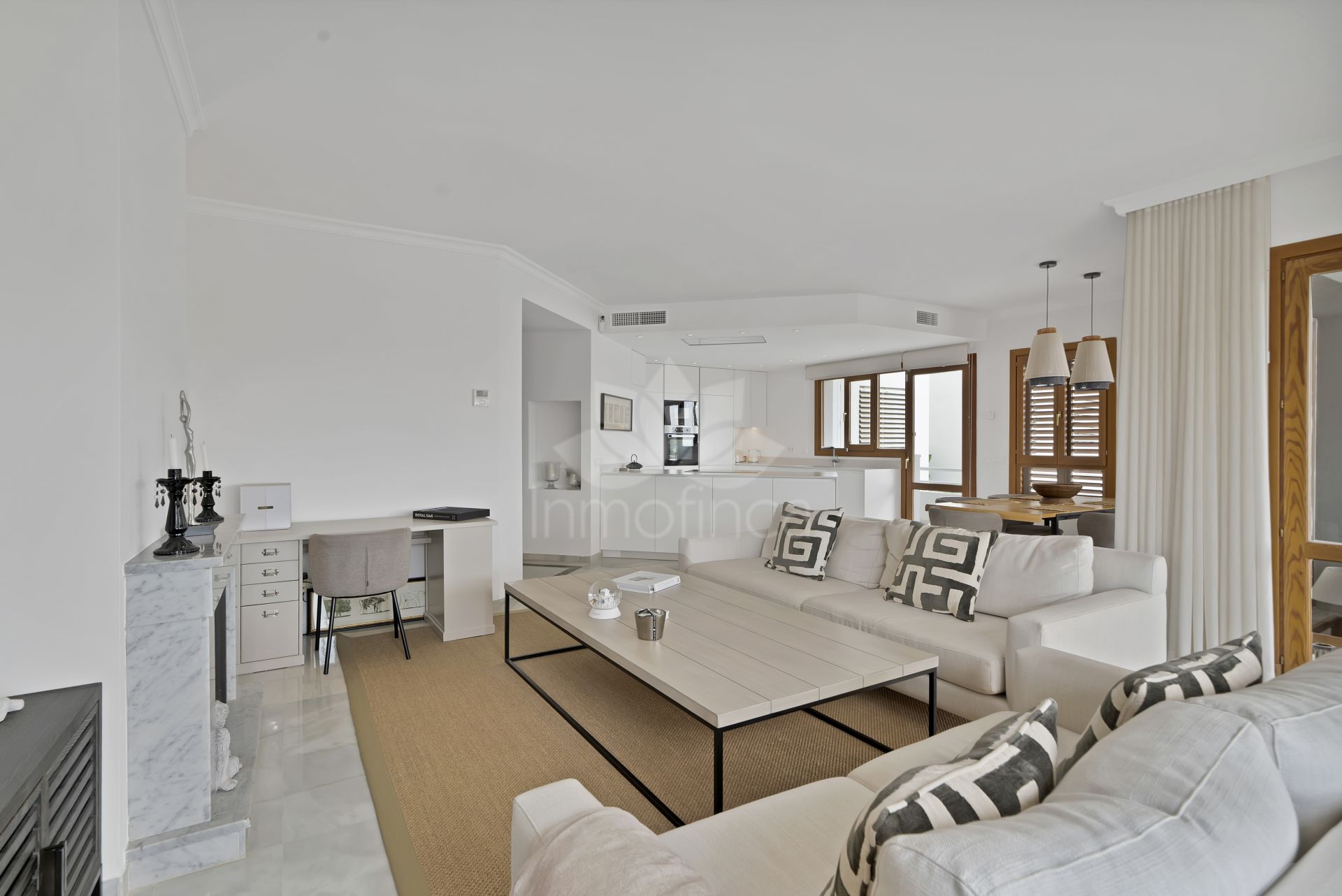 Apartamento en Los Naranjos, Marbella