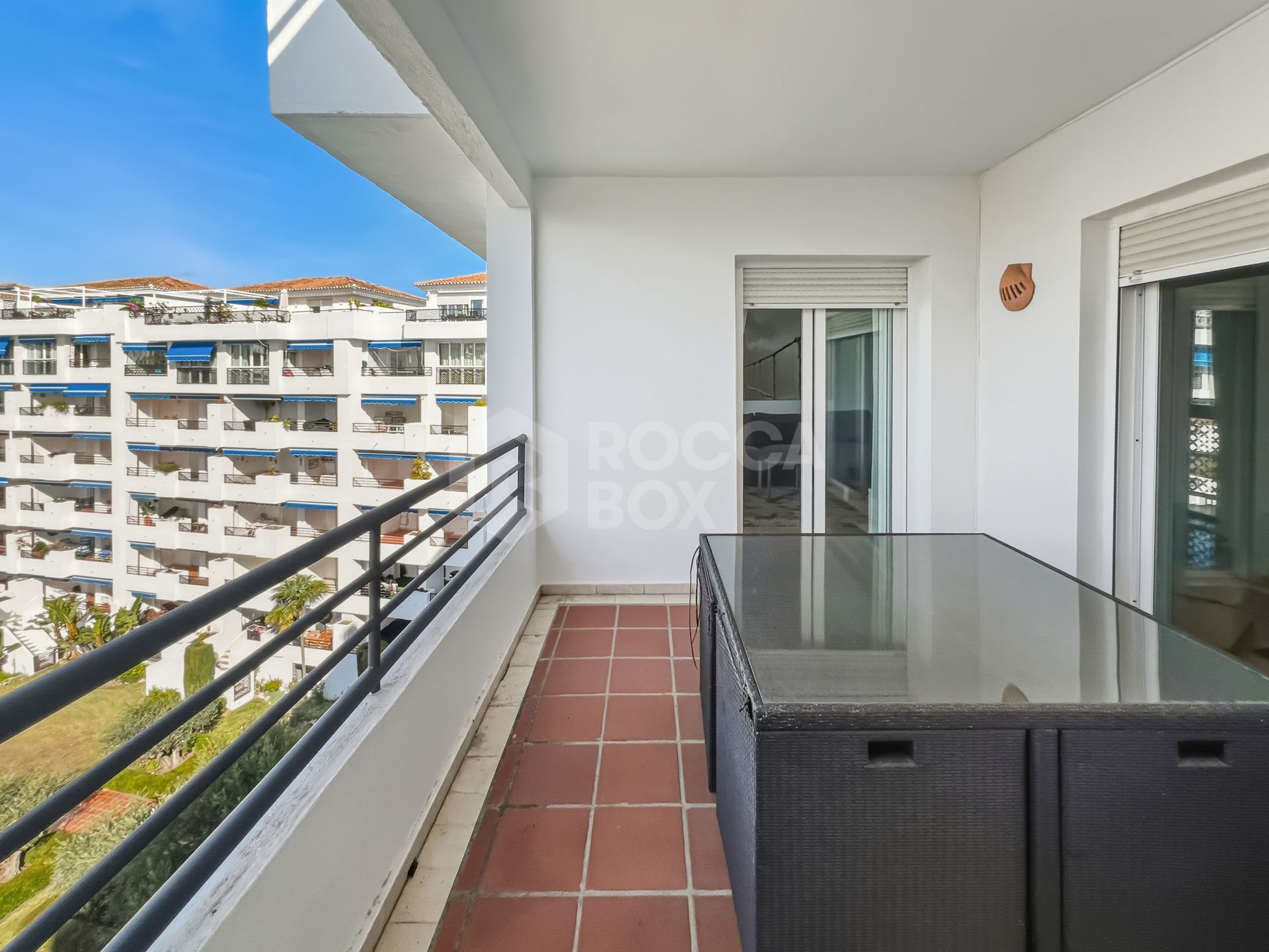 Fantastic, four-bedroom duplex penthouse, set in a prime position within the prestigious Puerto Banús, Marbella