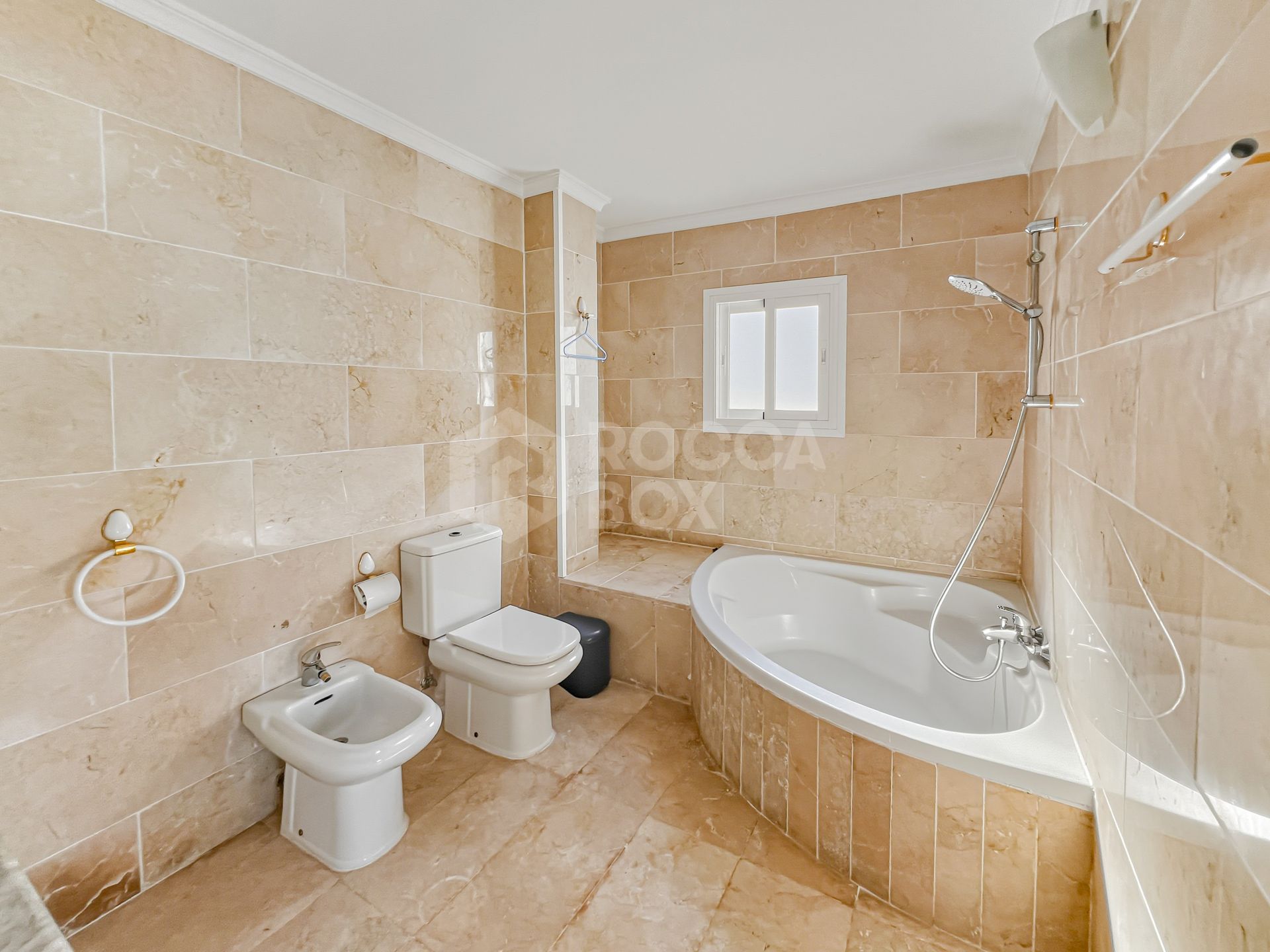 Fantastic, four-bedroom duplex penthouse, set in a prime position within the prestigious Puerto Banús, Marbella