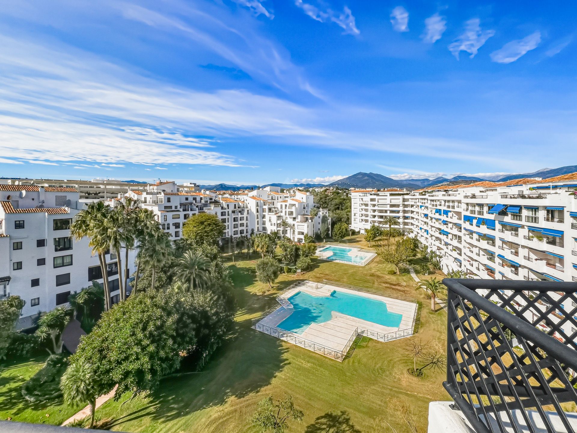 Duplex Penthouse in Marbella - Puerto Banus, Marbella
