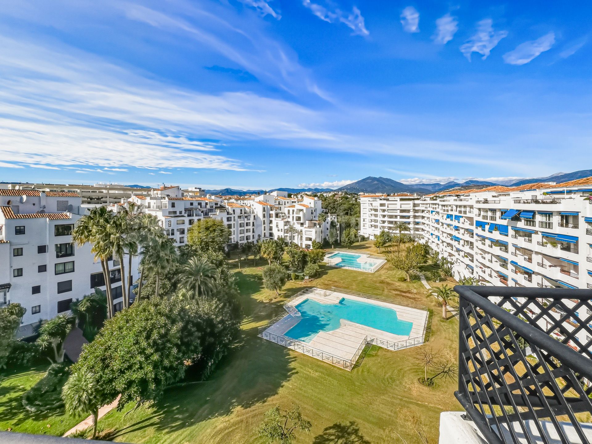 Duplex Penthouse in Marbella - Puerto Banus, Marbella