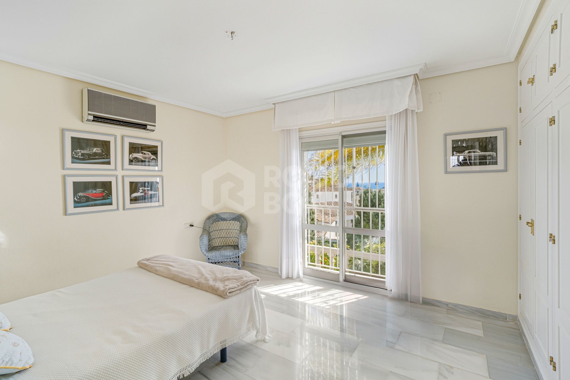 Excellent Reform Opportunity - Beautiful south facing, three bedroom Villa located in Riviera del Sol, Mijas Costa