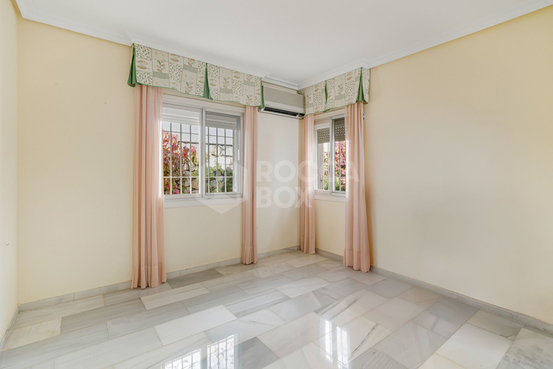 Excellent Reform Opportunity - Beautiful south facing, three bedroom Villa located in Riviera del Sol, Mijas Costa