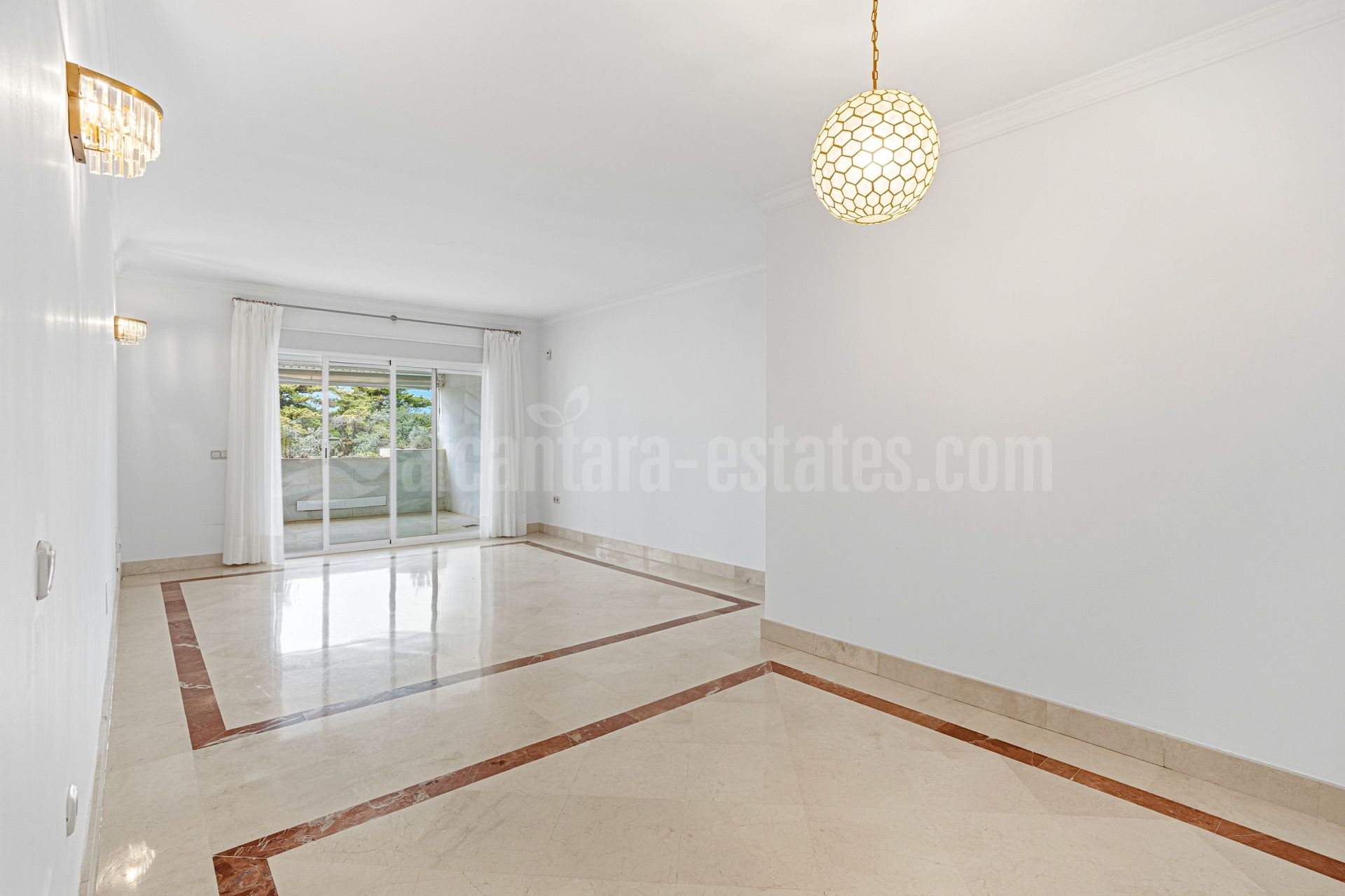 Apartamento en Jardín del Mediterráneo, Marbella