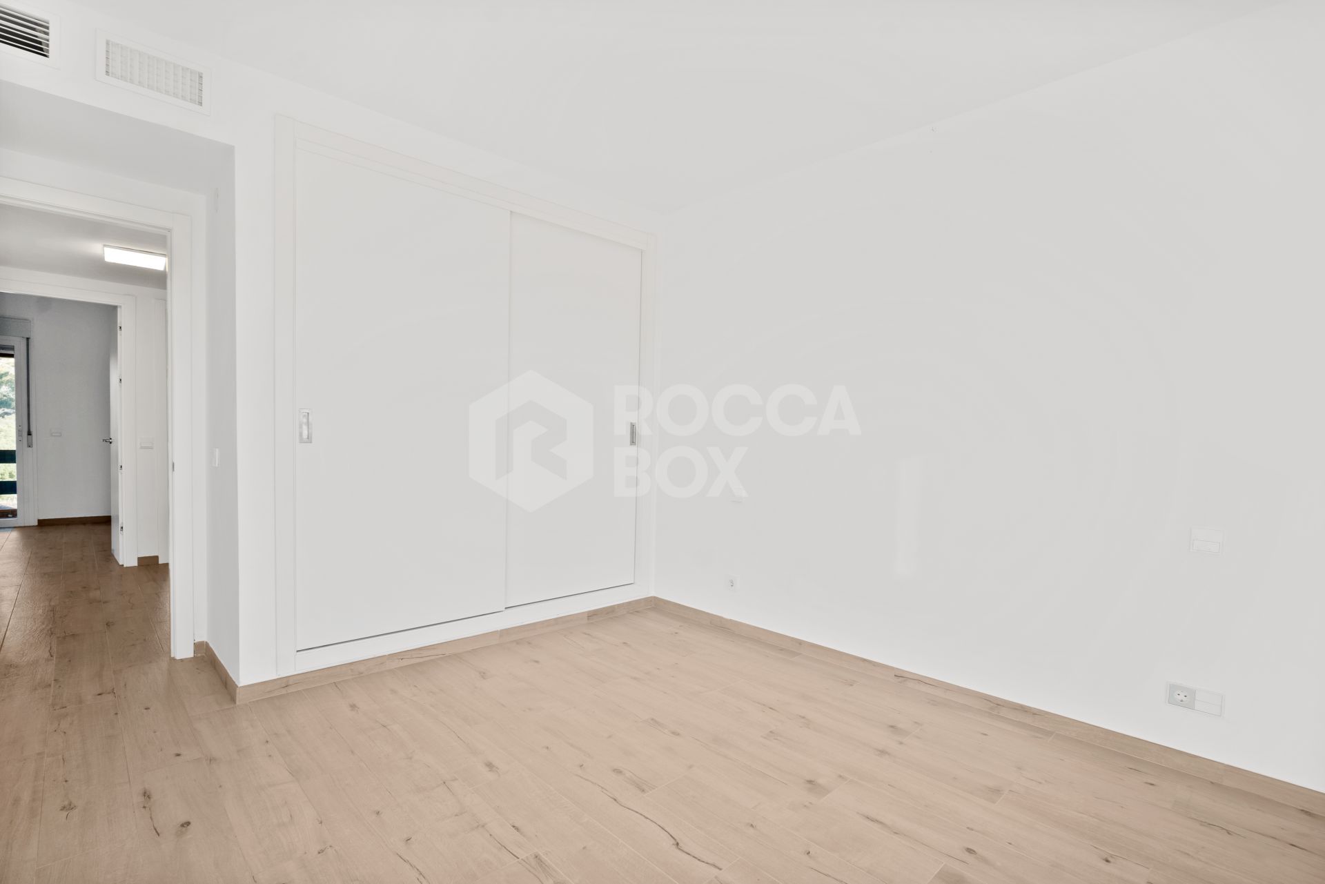 Superb three bedroom, south facing townhouse in Paraiso Bellevue, in El Paraiso on the New Golden Mile