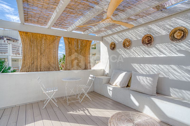 Elegant, three bedroom townhouse located in the gated community of Agra Residencial, Estepona