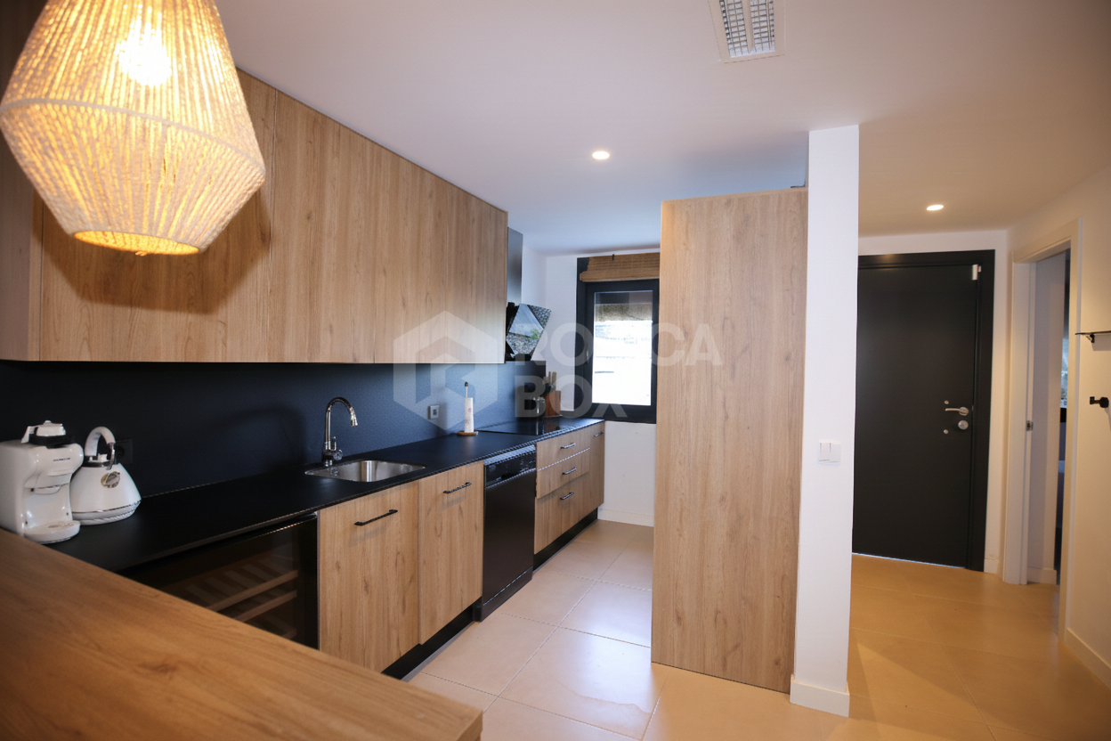 Elegant, three bedroom townhouse located in the gated community of Agra Residencial, Estepona