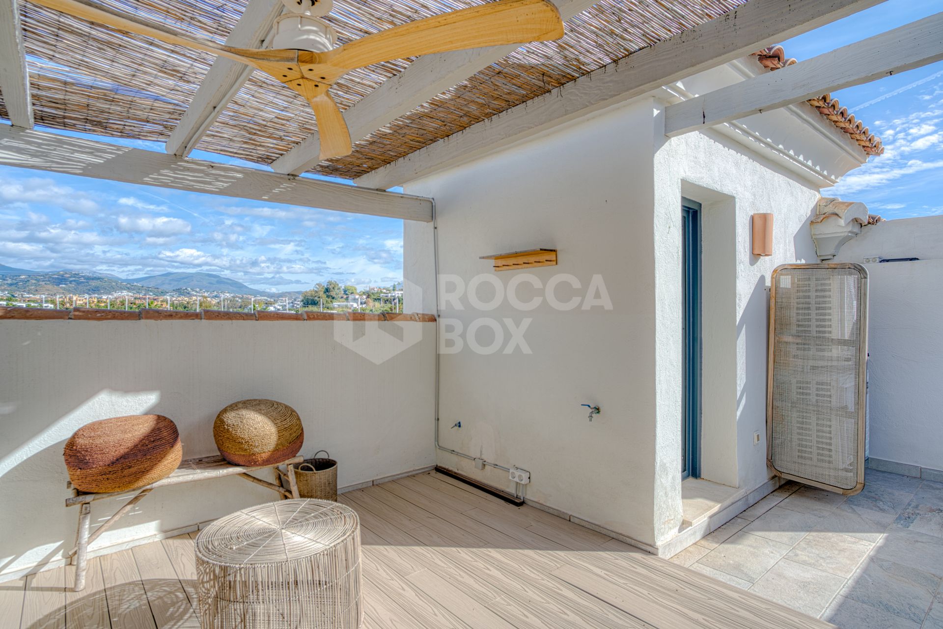 Elegant, three bedroom townhouse located in the gated community of Agra Residencial, Estepona