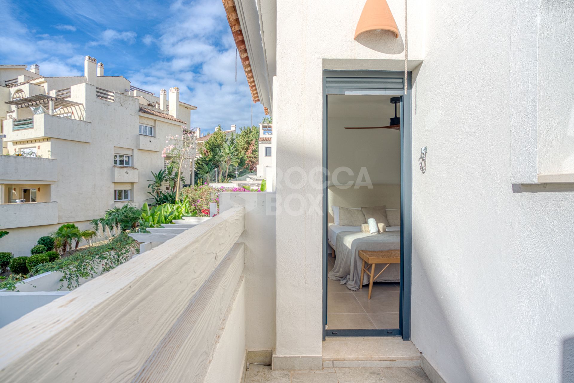 Elegant, three bedroom townhouse located in the gated community of Agra Residencial, Estepona