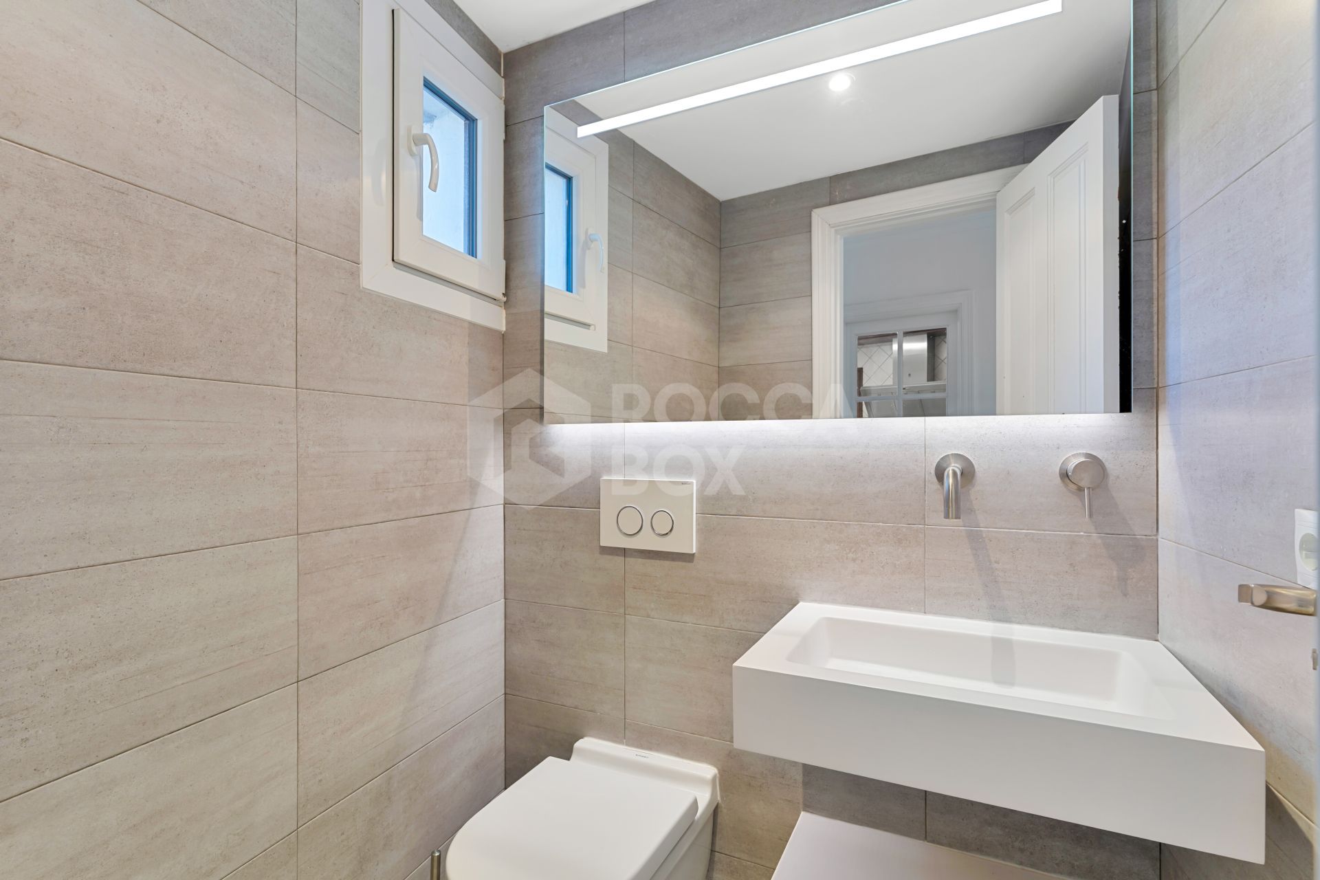 South-facing four-bedroom townhouse located in the gated community of Montepiedra , Nagueles within the Golden Mile, Marbella