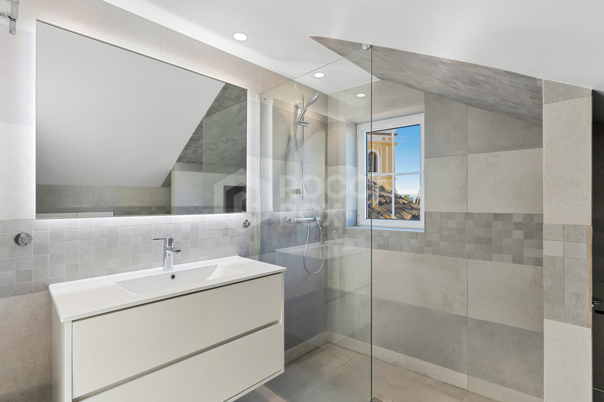 South-facing four-bedroom townhouse located in the gated community of Montepiedra , Nagueles within the Golden Mile, Marbella