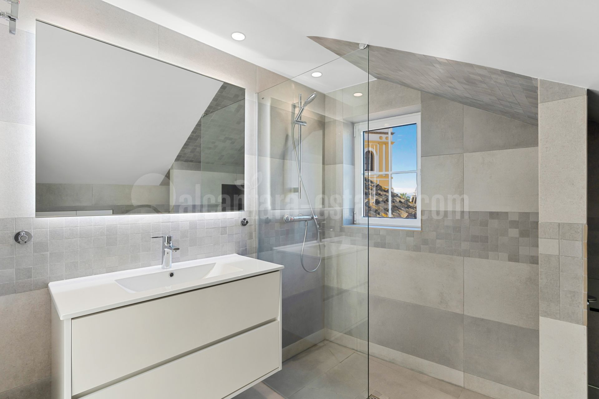 Town House in Montepiedra, Marbella