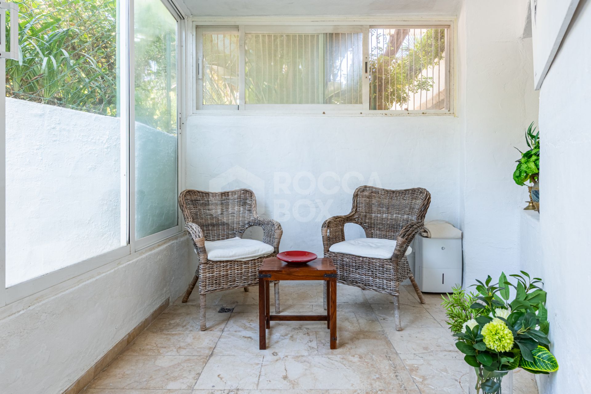 Beautiful two bedroom ground floor apartment, located in the sought-after Birdie Club community in Río Real, Marbella