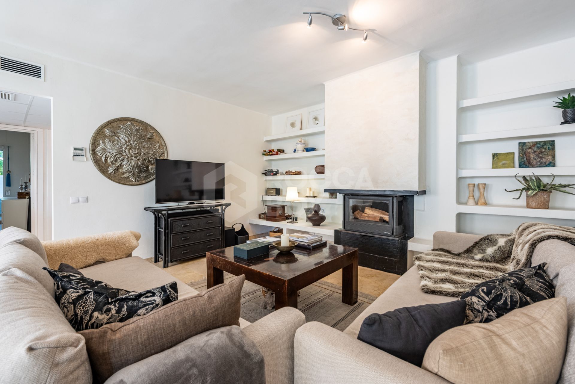 Beautiful two bedroom ground floor apartment, located in the sought-after Birdie Club community in Río Real, Marbella