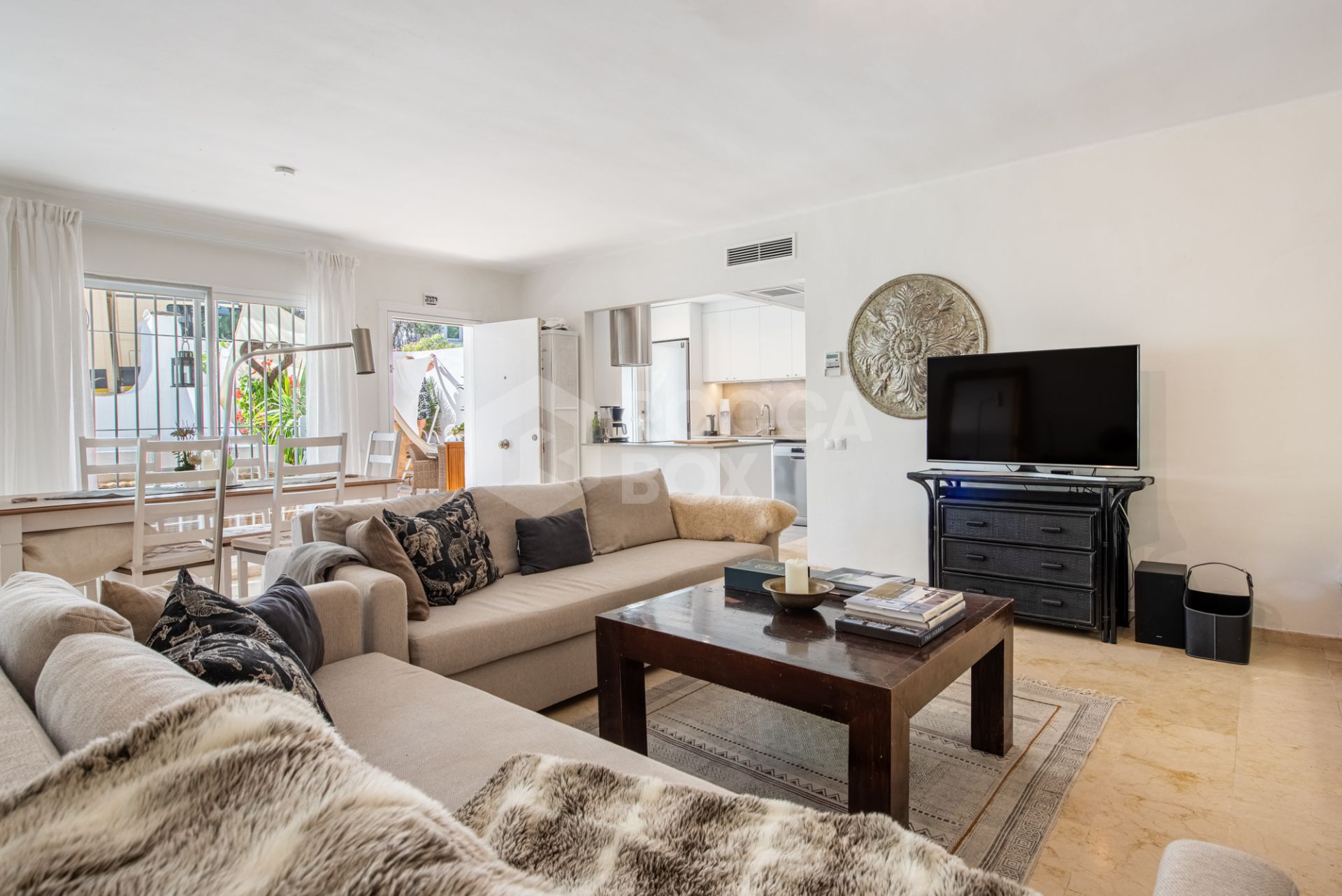 Beautiful two bedroom ground floor apartment, located in the sought-after Birdie Club community in Río Real, Marbella