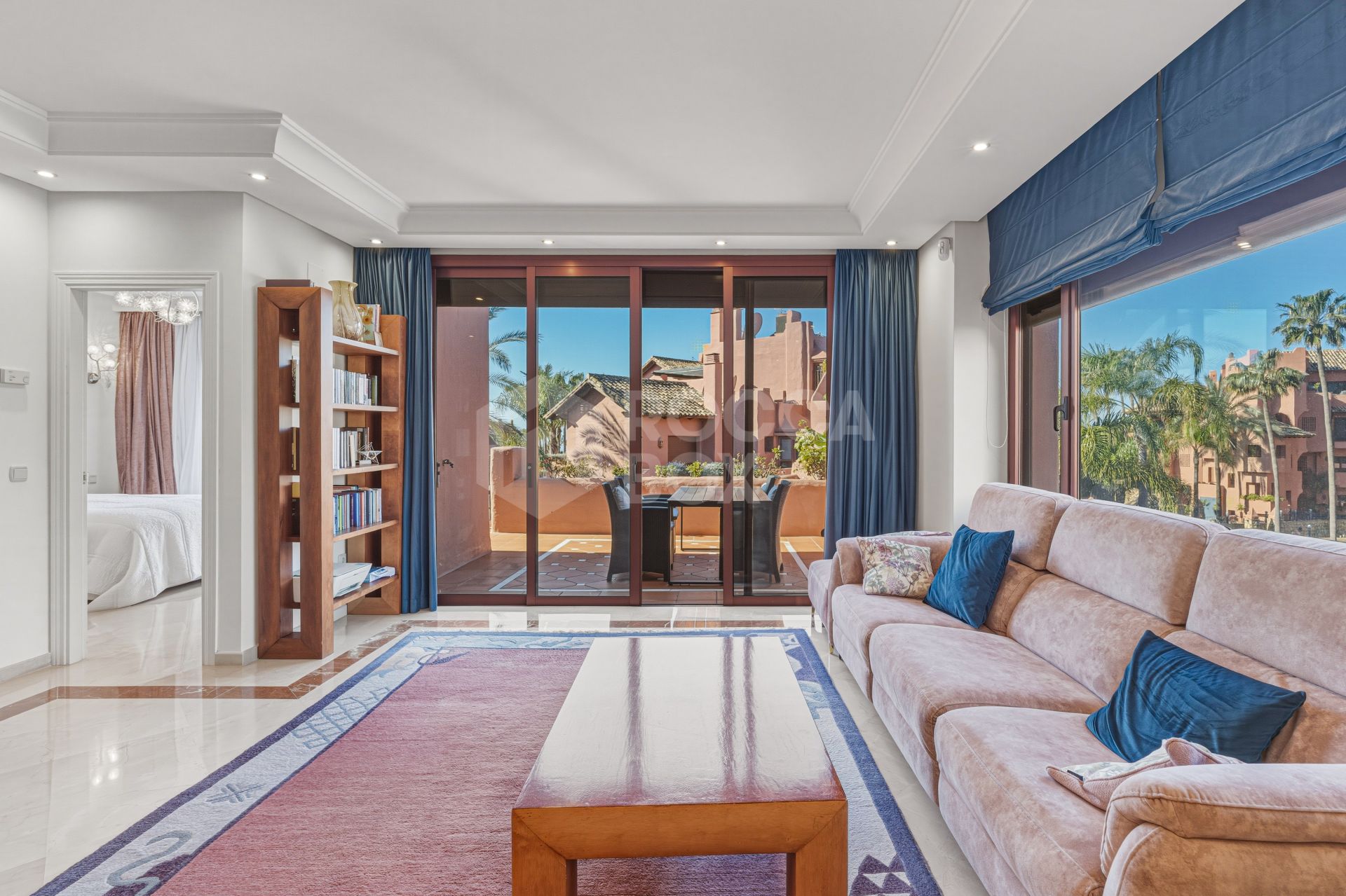 Fantastic south west facing three-bedroom duplex penthouse located in the prestigious gated beachfront community of Menara Beach, Estepona