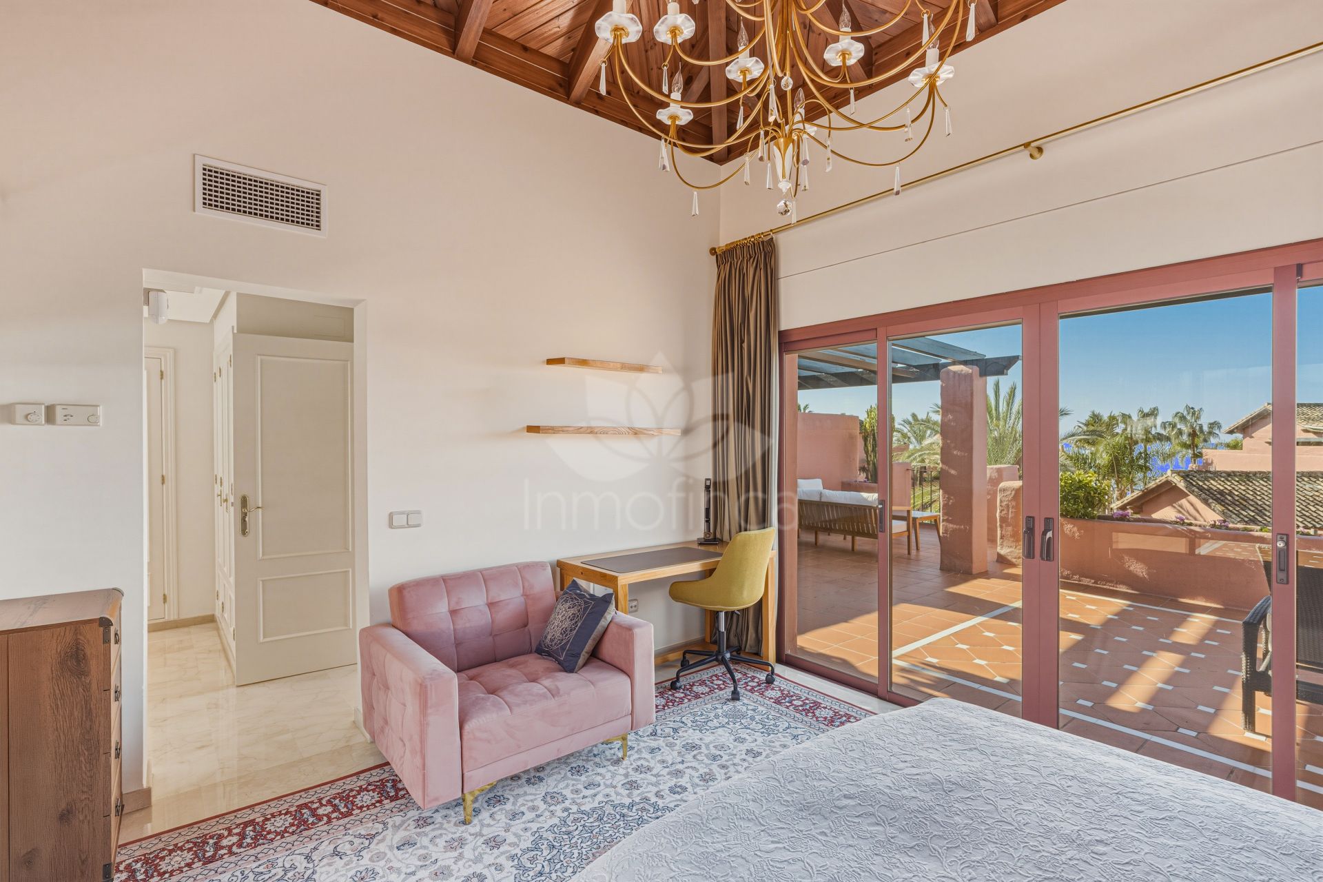 Atico Duplex en Menara Beach, Estepona