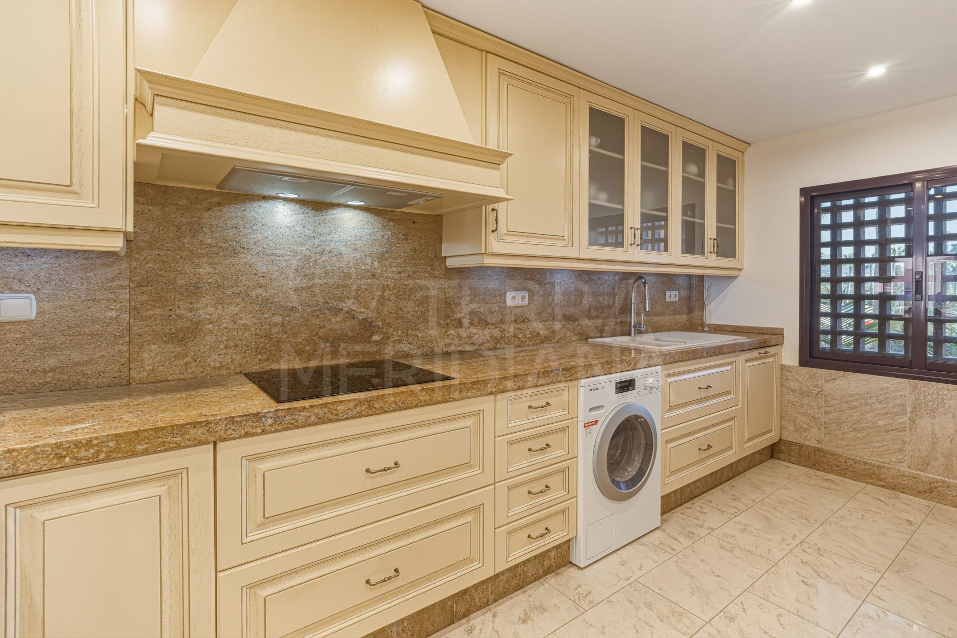 Duplex Penthouse in Menara Beach, Estepona