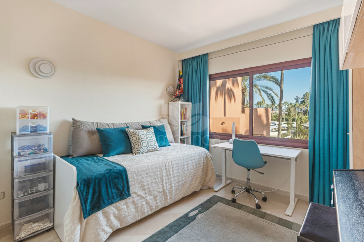 Atico Duplex en Menara Beach, Estepona