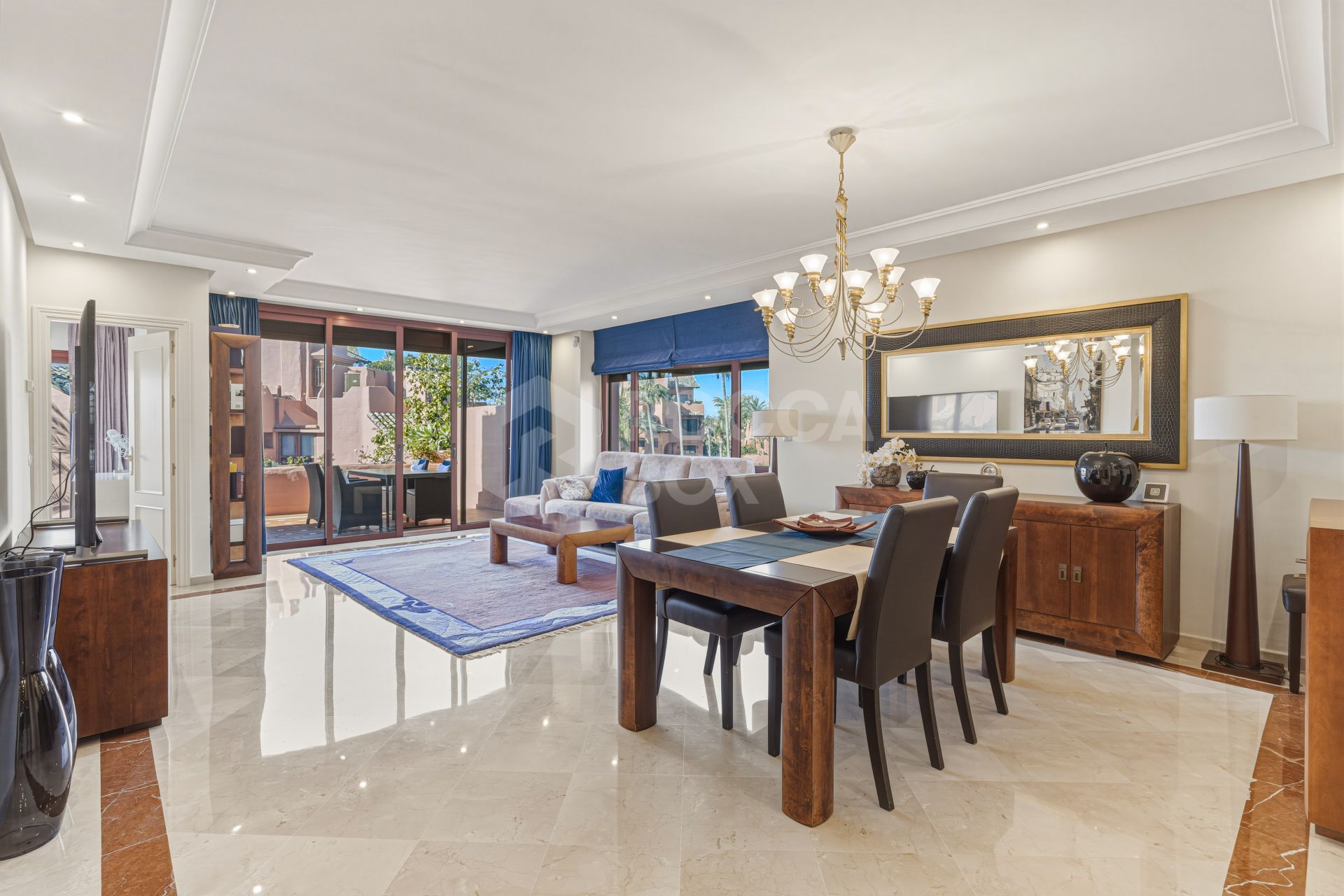 Fantastic south west facing three-bedroom duplex penthouse located in the prestigious gated beachfront community of Menara Beach, Estepona