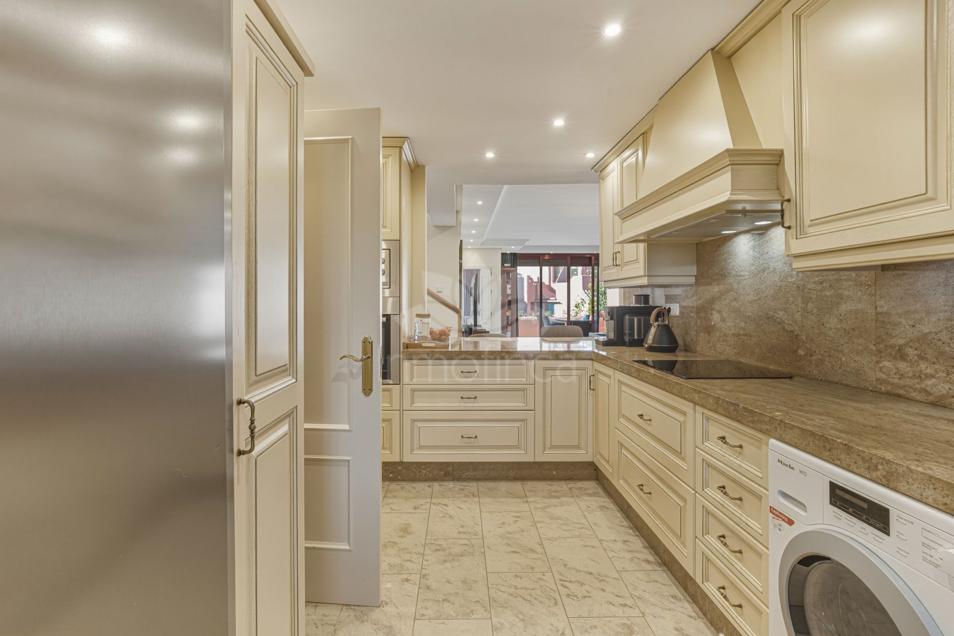 Atico Duplex en Menara Beach, Estepona