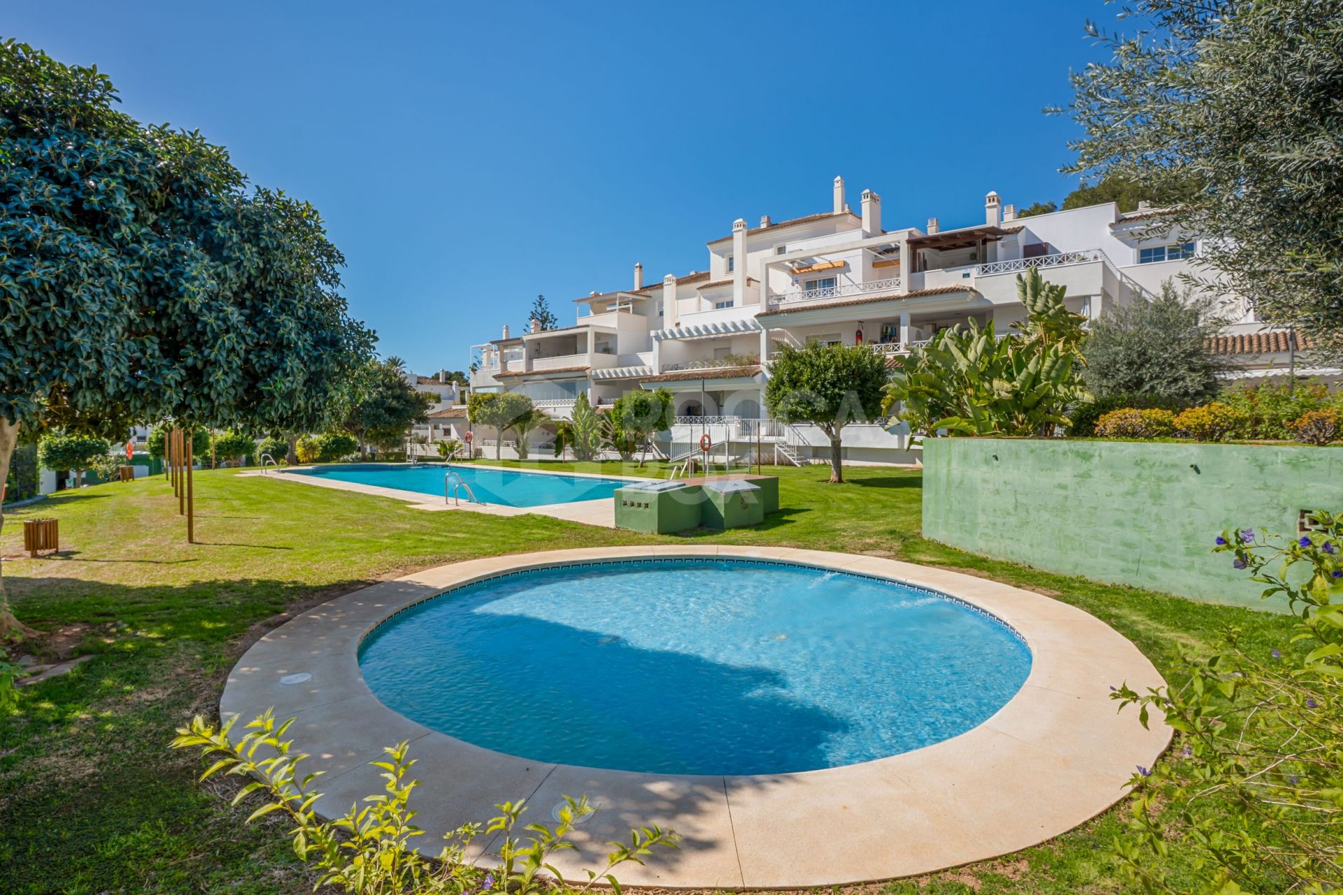 Bright south west-facing two bedroom apartment located in the gated community of Lomas de Rio Real, Marbella