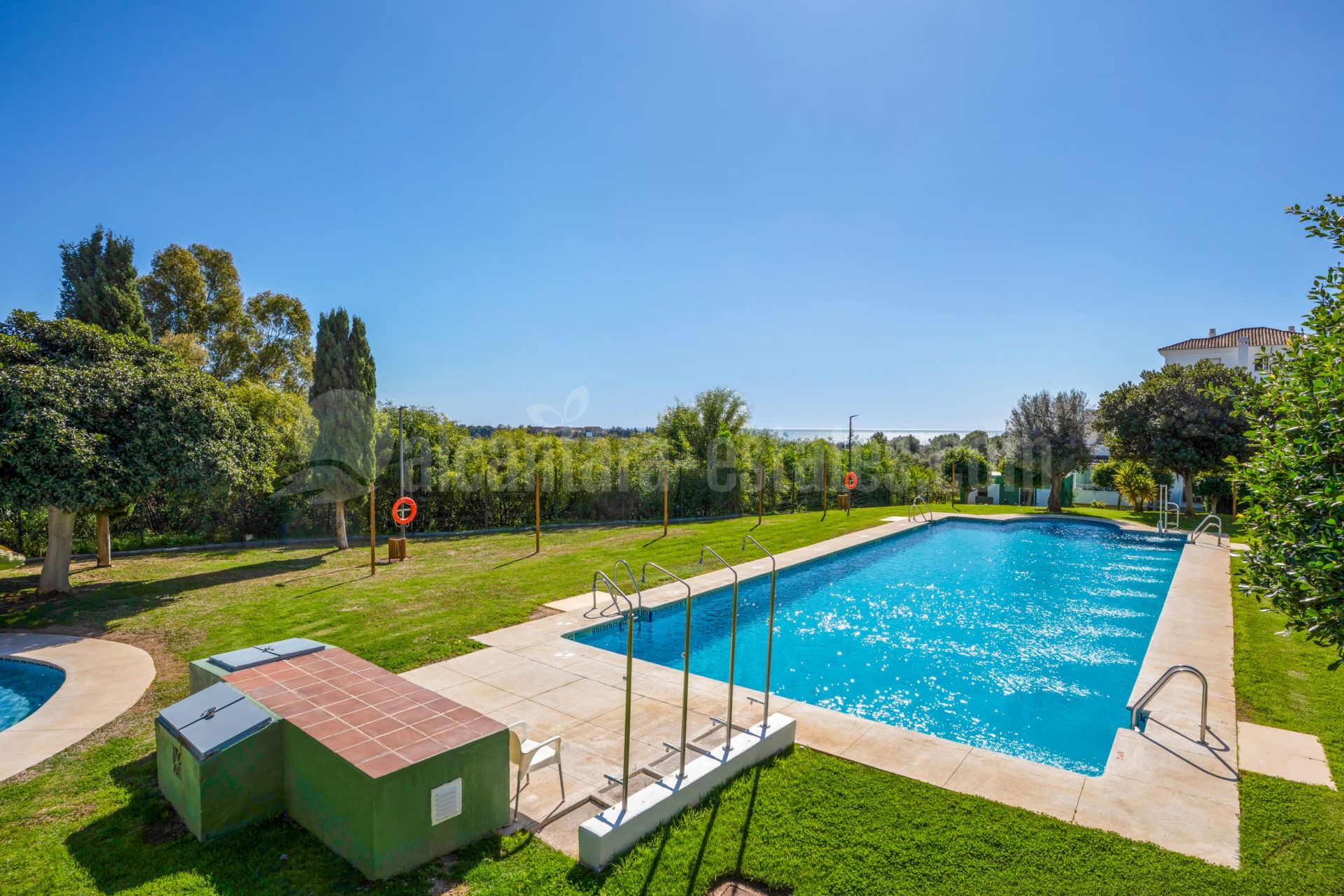 Apartamento en Rio Real Golf, Marbella