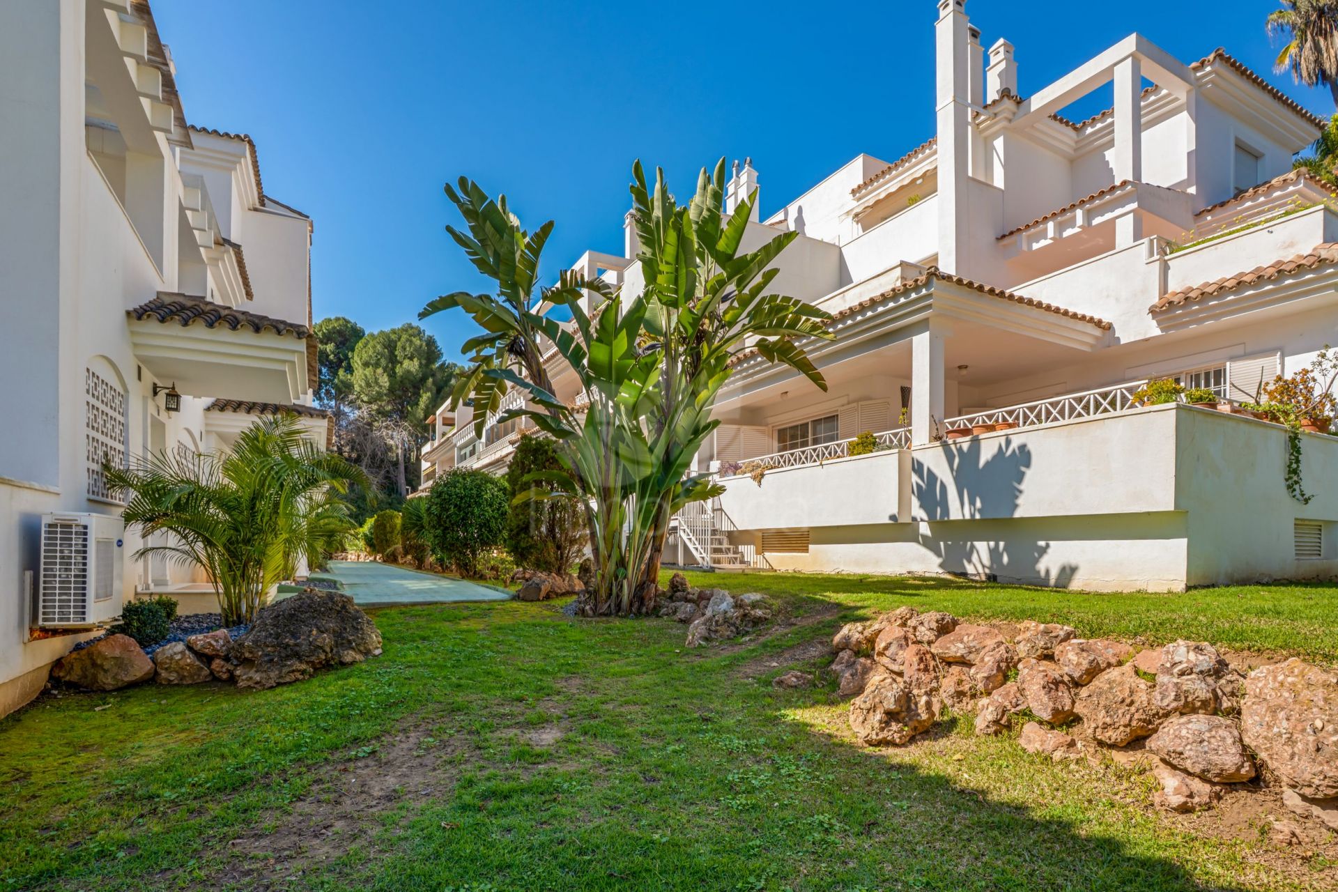 Apartamento en Rio Real Golf, Marbella