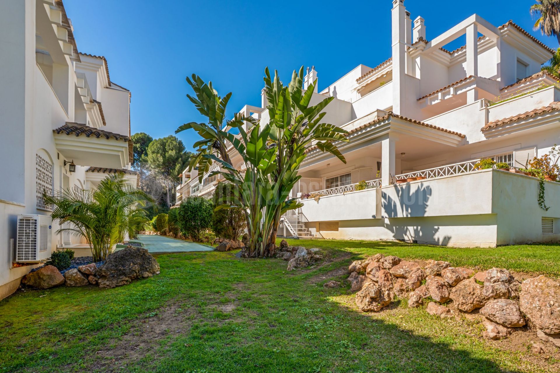 Apartamento en Rio Real Golf, Marbella
