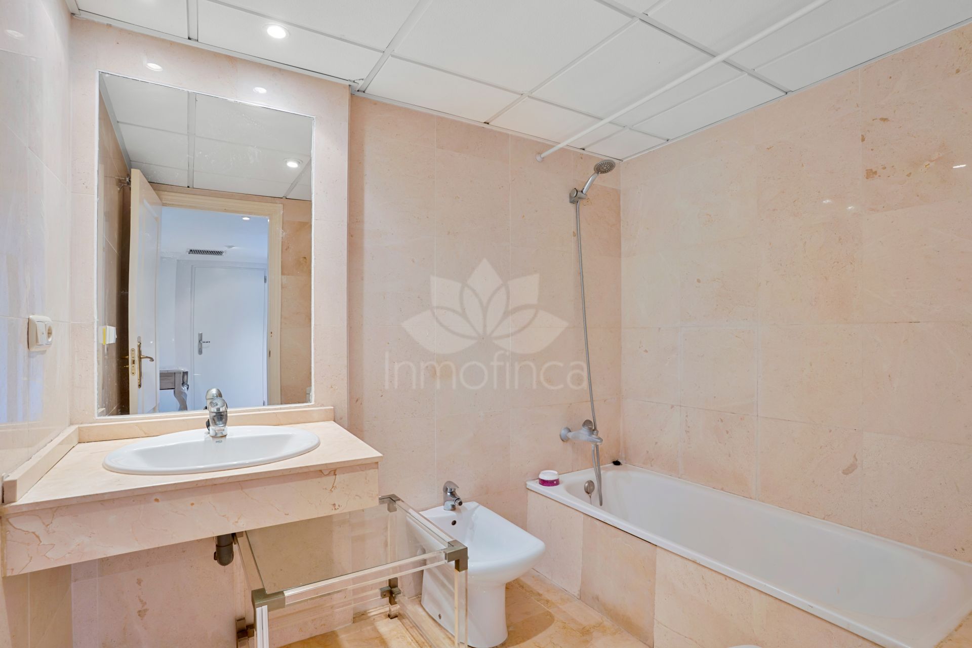 Apartamento en Rio Real Golf, Marbella