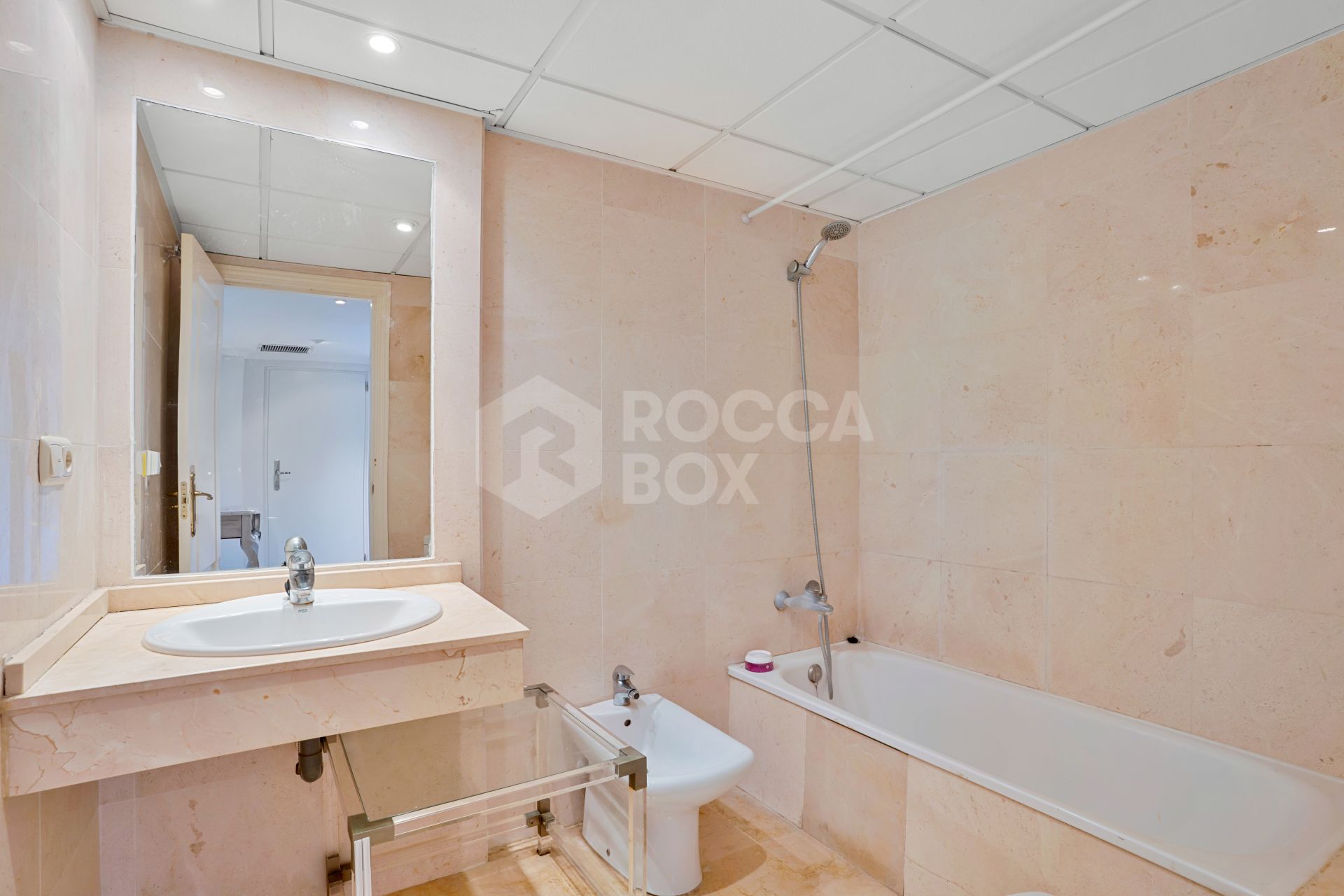 Bright south west-facing two bedroom apartment located in the gated community of Lomas de Rio Real, Marbella