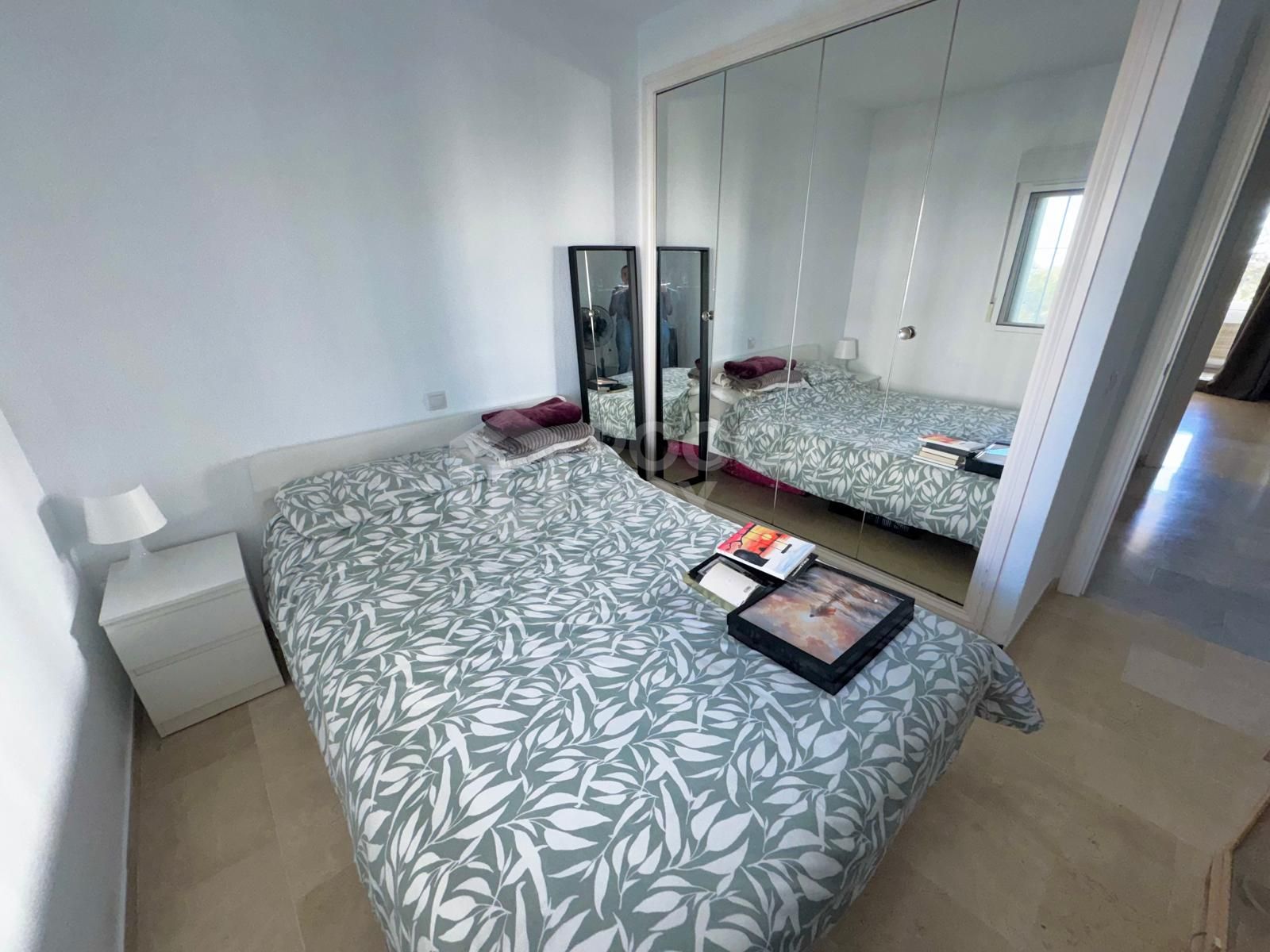 Fantastic two-bedroom, southwest-facing first-floor apartment in Calahonda with beautiful sea views