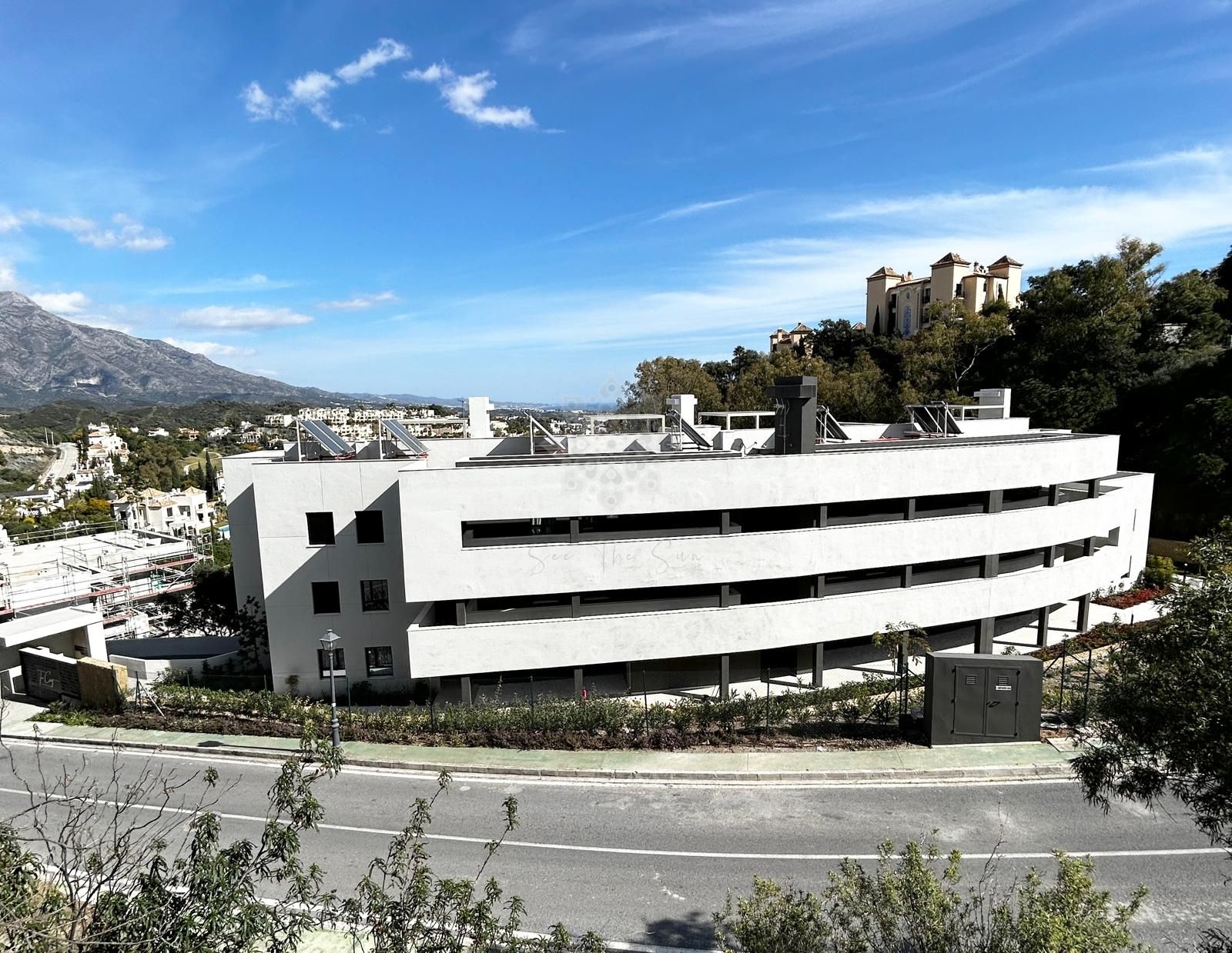 Apartment in The Crest, Benahavis