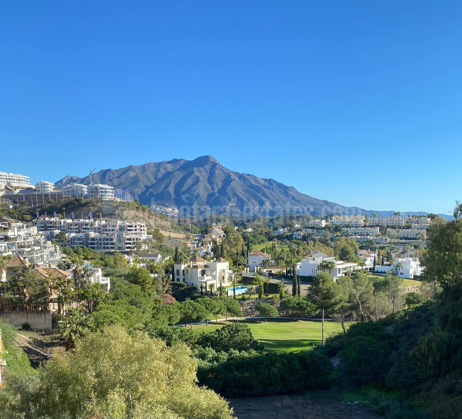 Apartment in The Crest, Benahavis