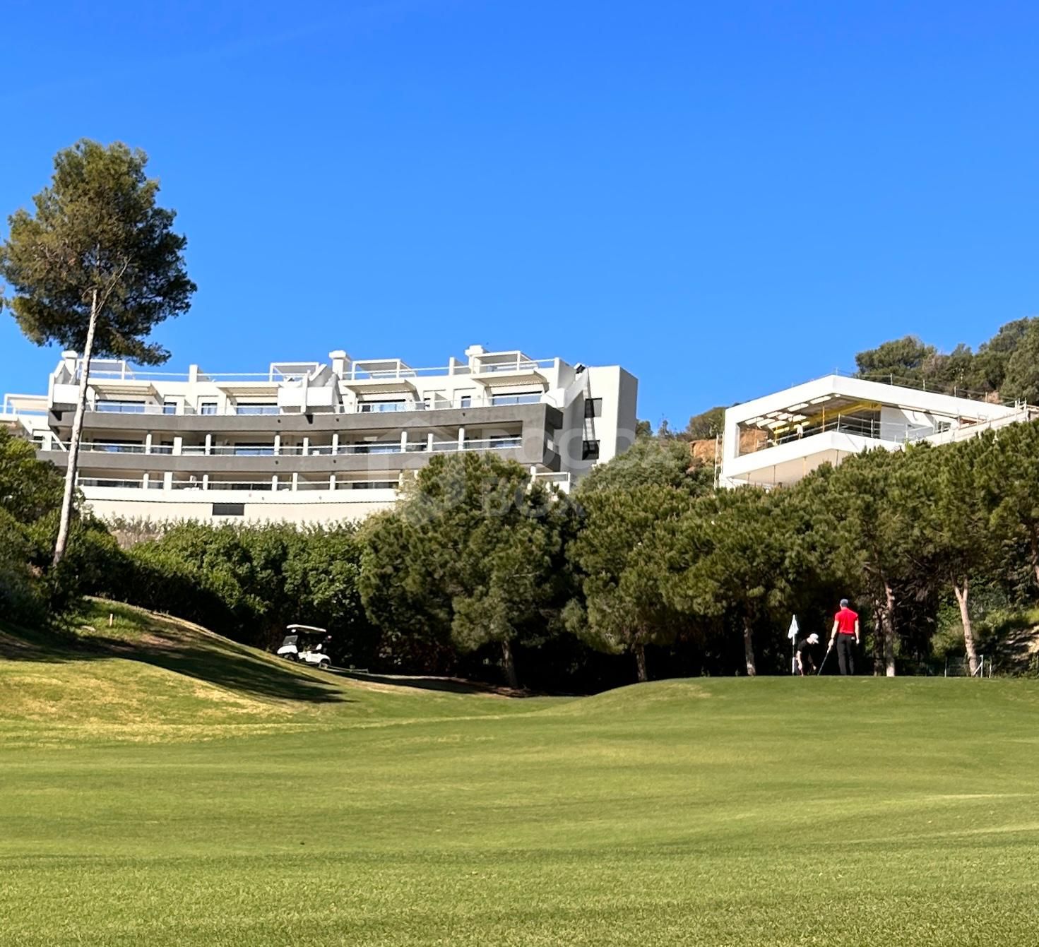 Elegant three bedroom, apartment located in a gated community of La Quinta Golf, Benahavis