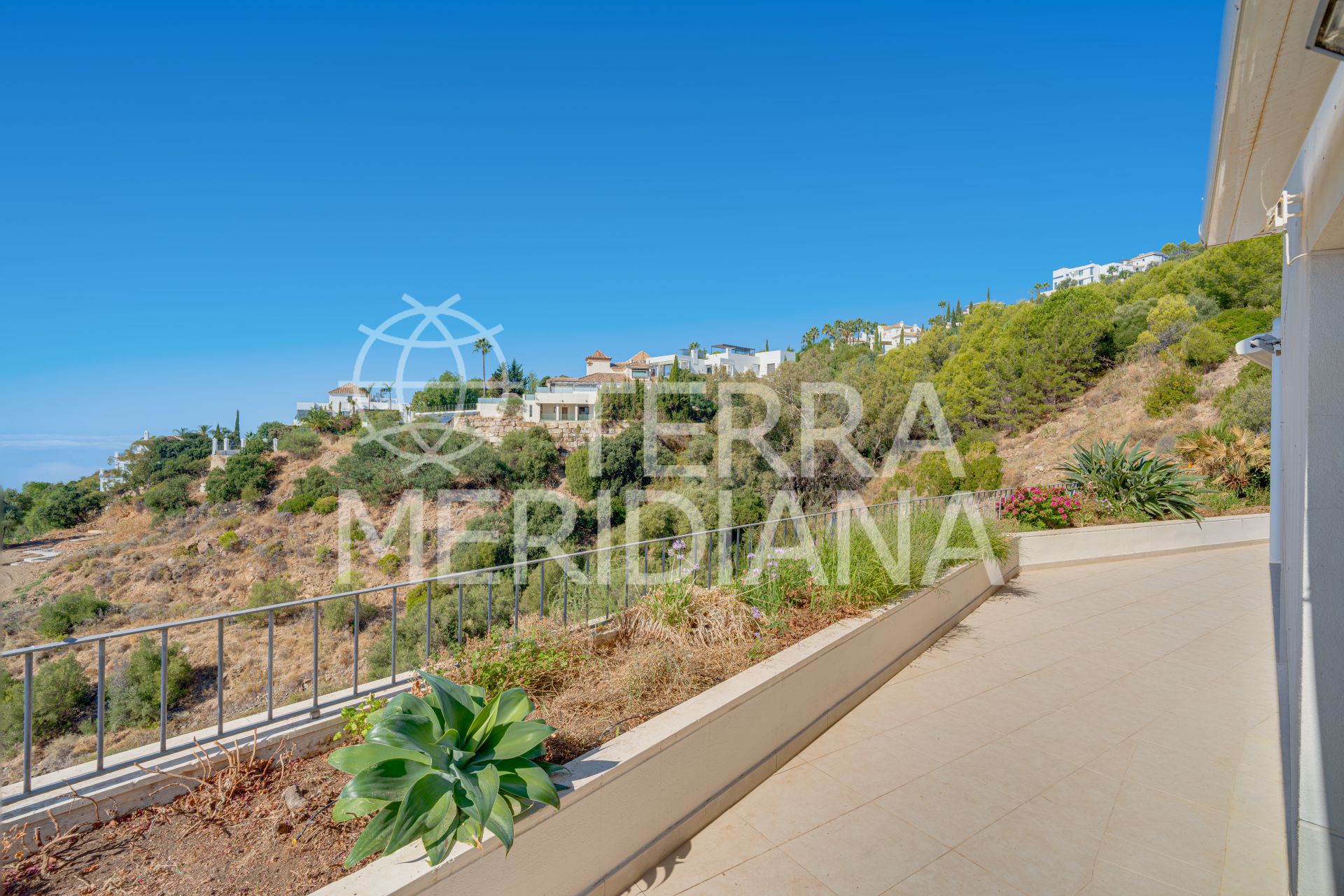 Ground Floor Apartment in Lomas de los Monteros, Marbella