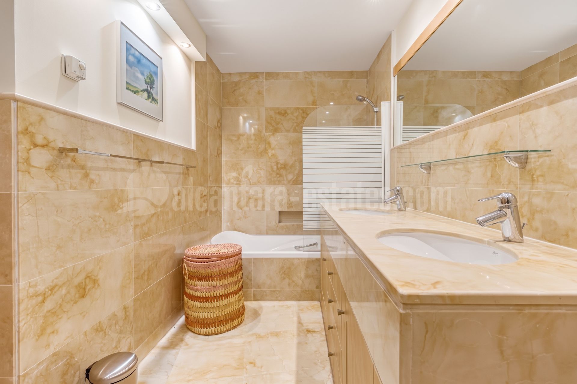 Ground Floor Apartment in Lomas de los Monteros, Marbella