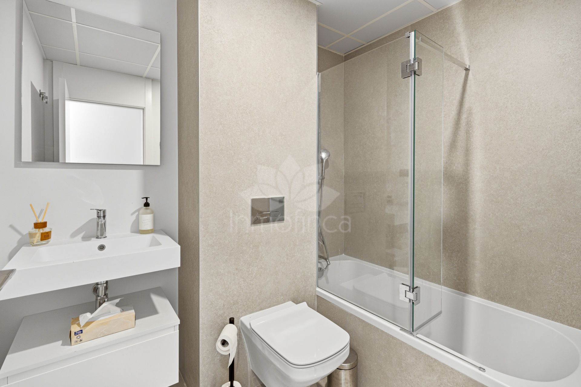 Apartamento en Los Altos de los Monteros, Marbella