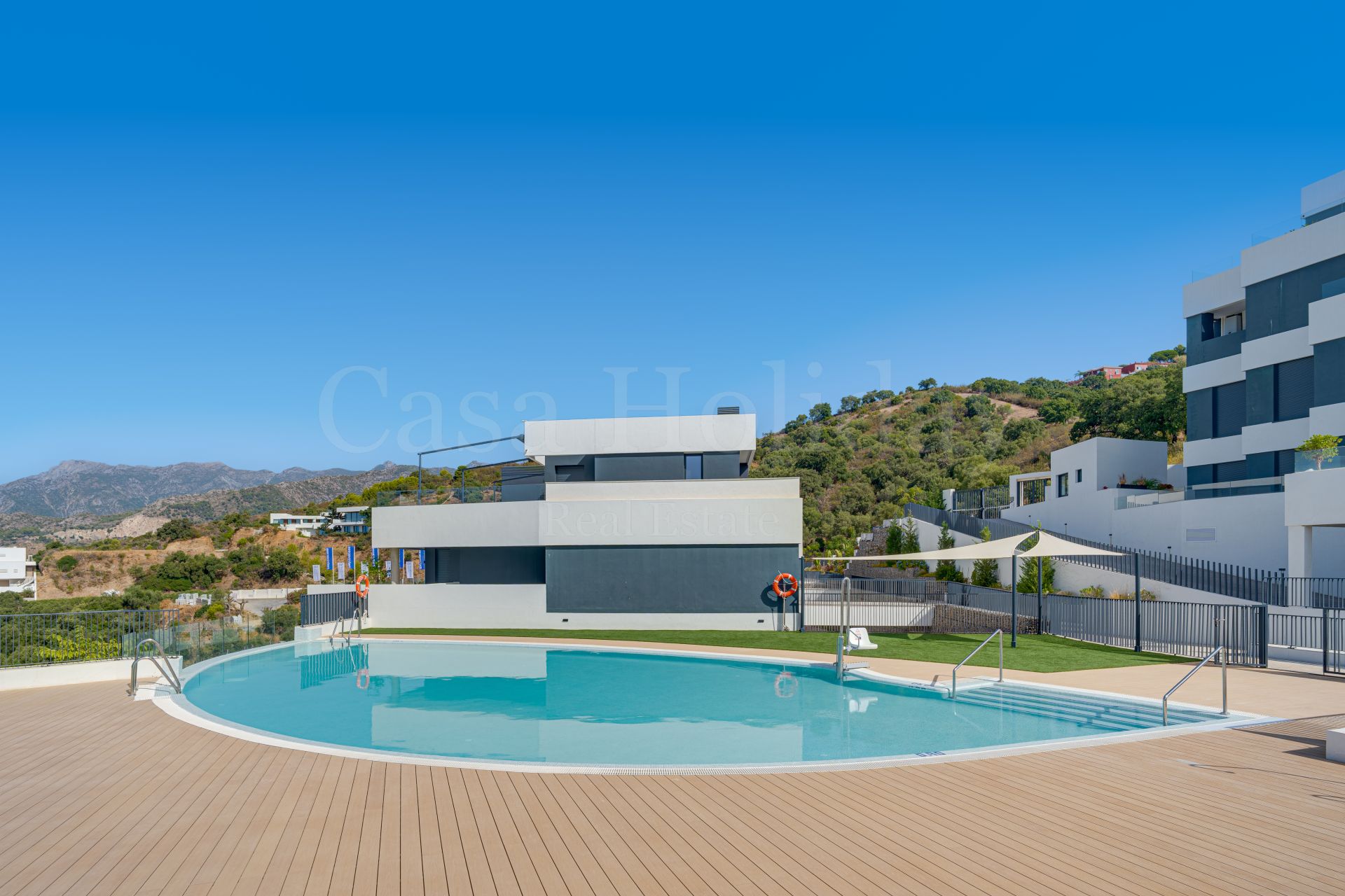 Apartment in Los Altos de los Monteros, Marbella