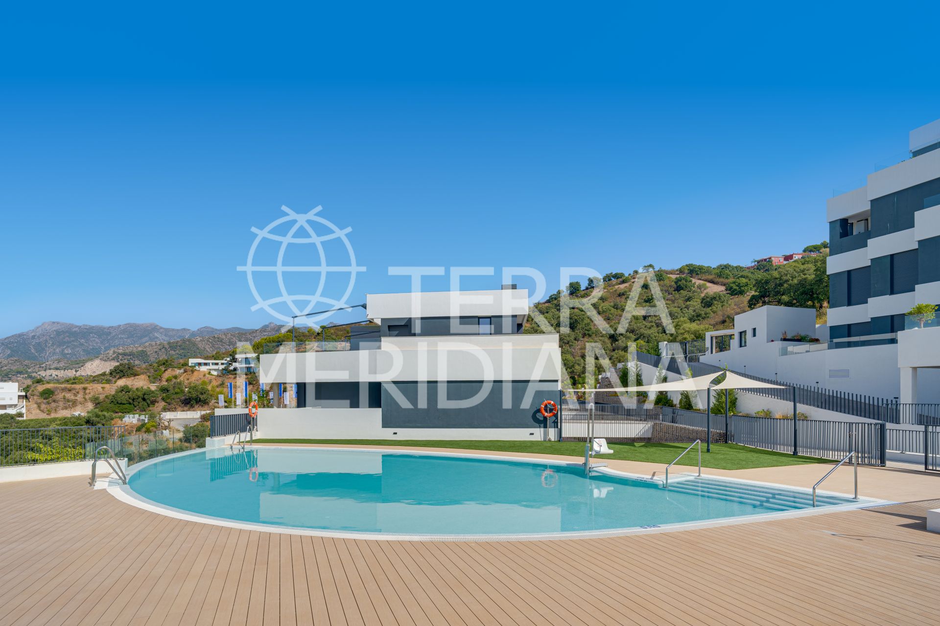 Apartment in Los Altos de los Monteros, Marbella