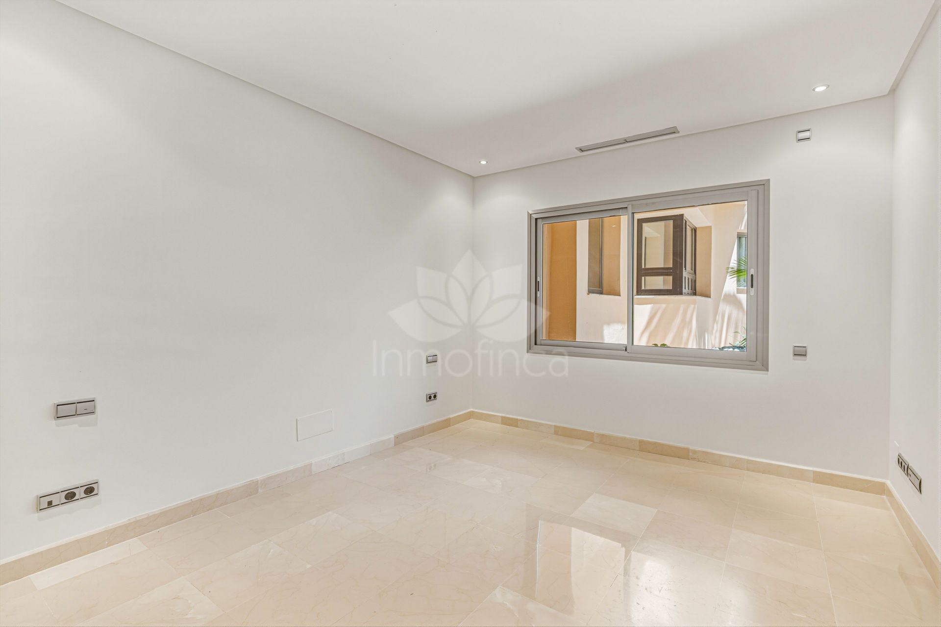 Ground Floor Apartment in Mansion Club, Marbella
