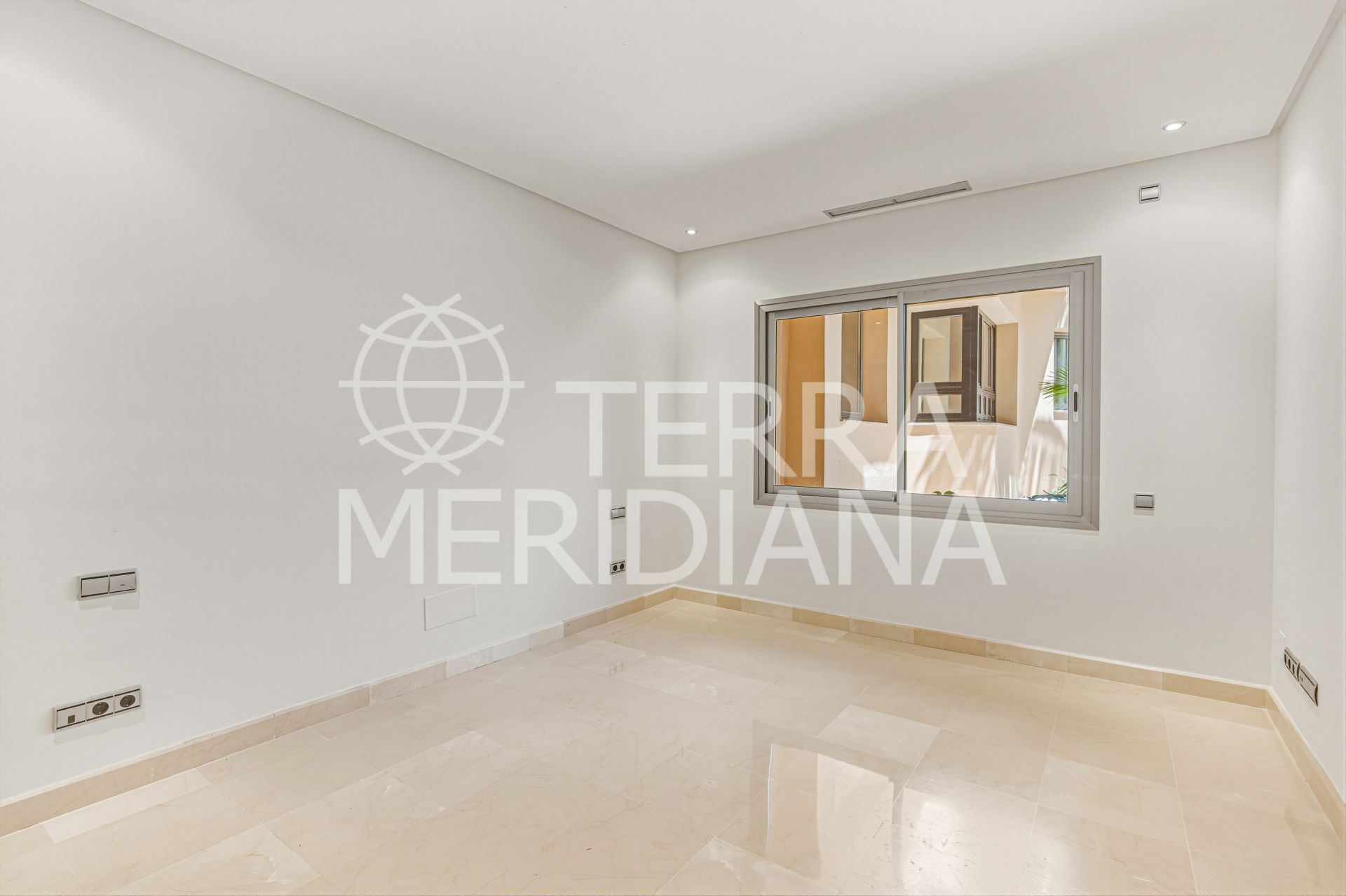 Ground Floor Apartment in Mansion Club, Marbella