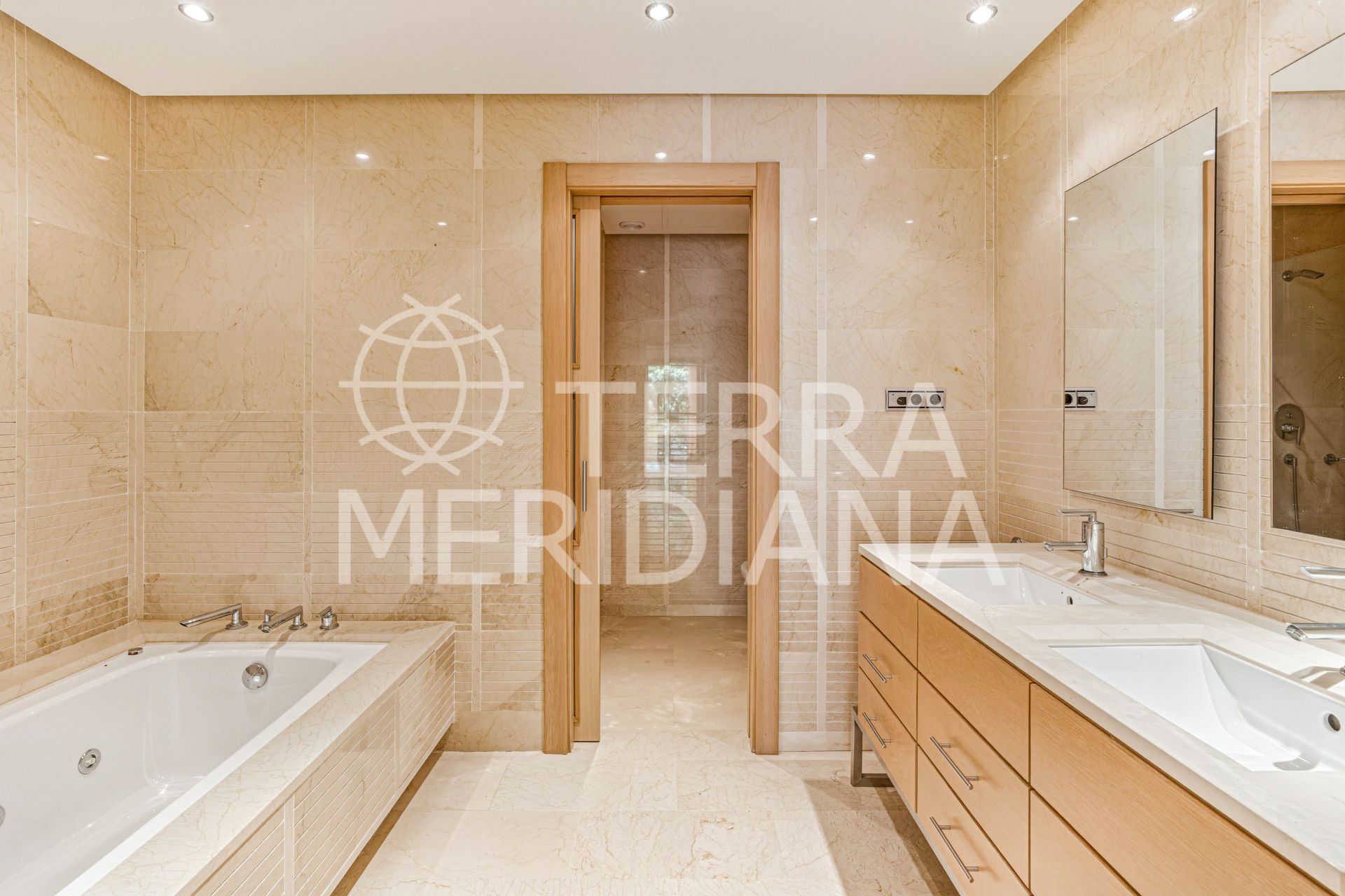 Ground Floor Apartment in Mansion Club, Marbella