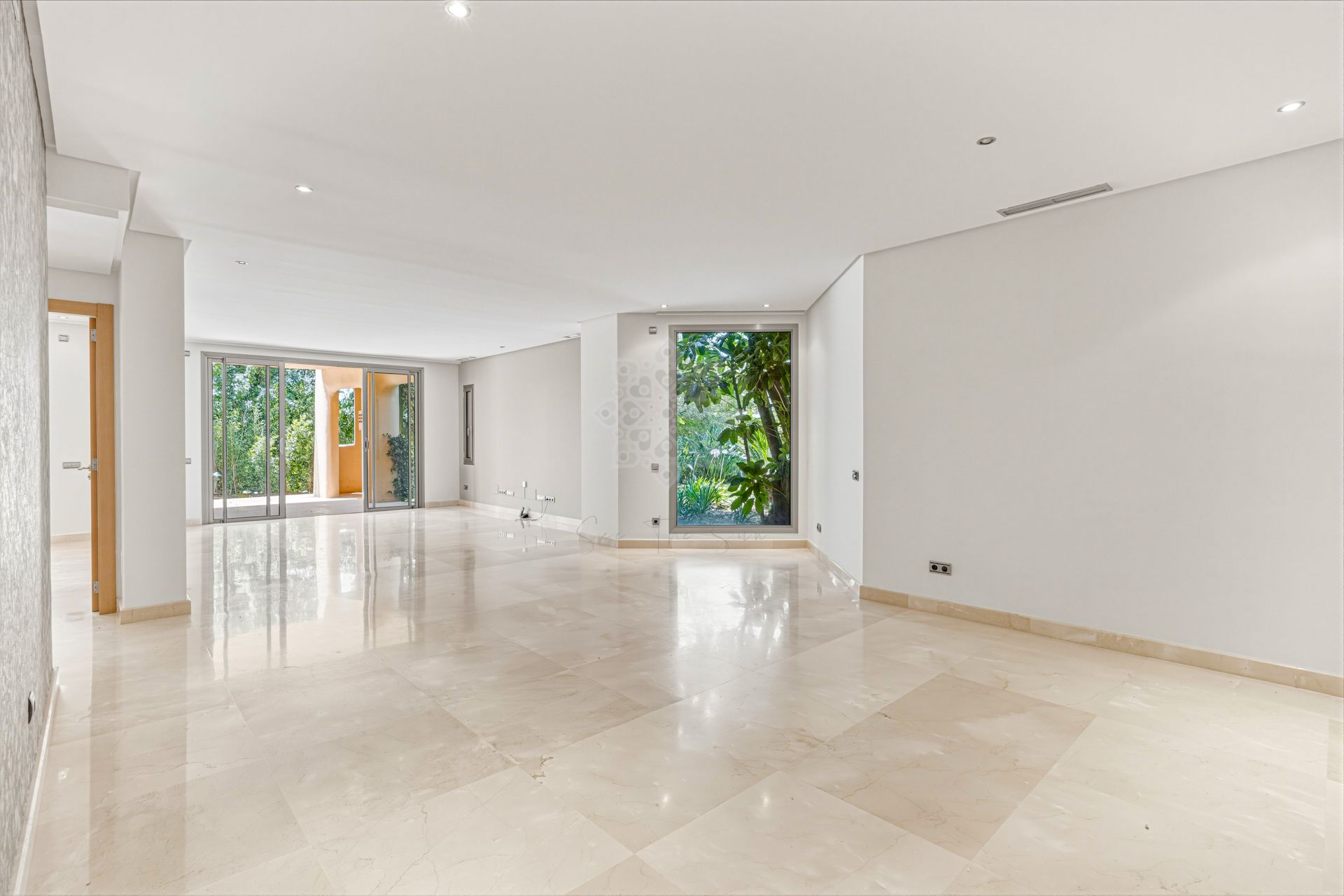 Ground Floor Apartment in Mansion Club, Marbella