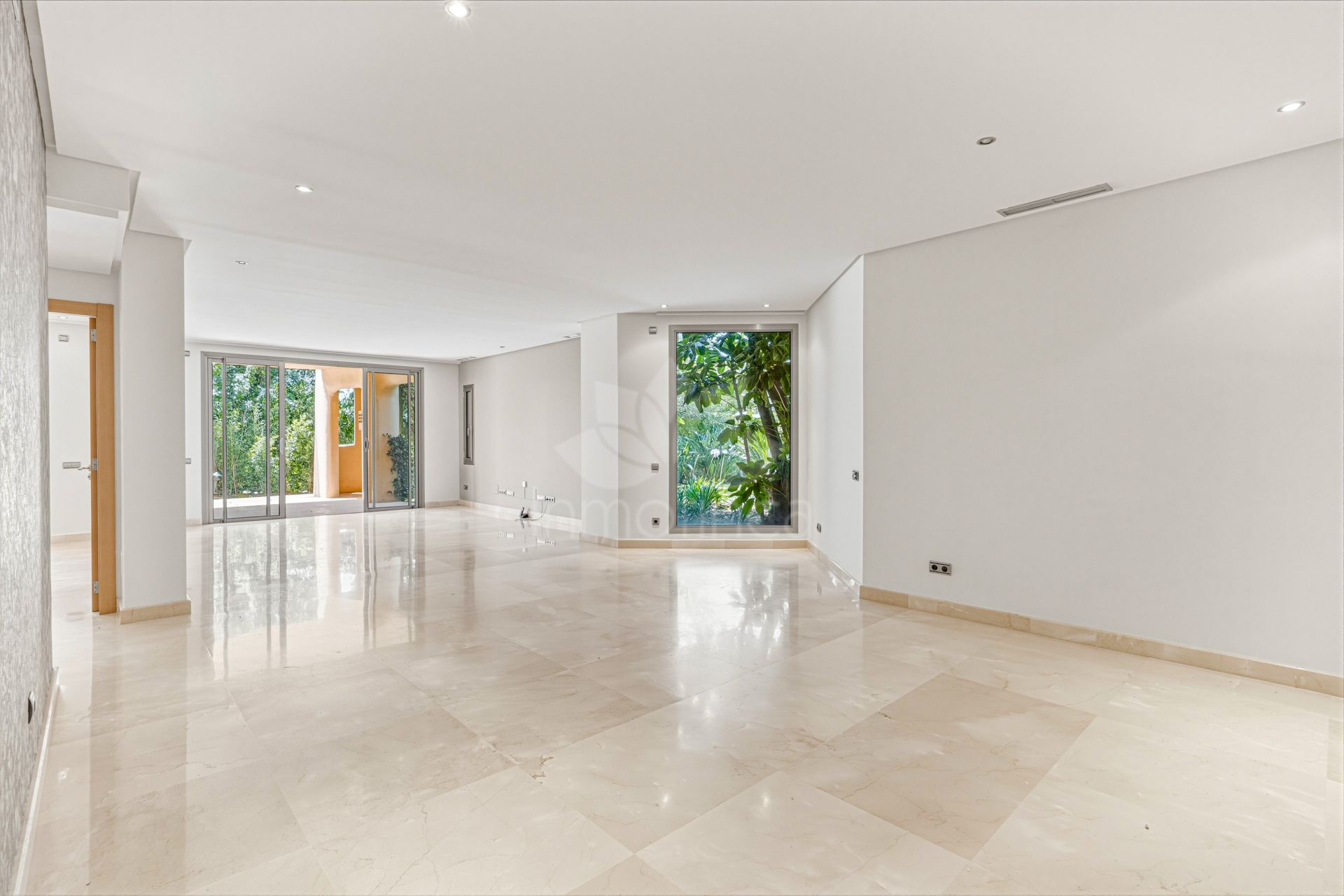 Ground Floor Apartment in Mansion Club, Marbella