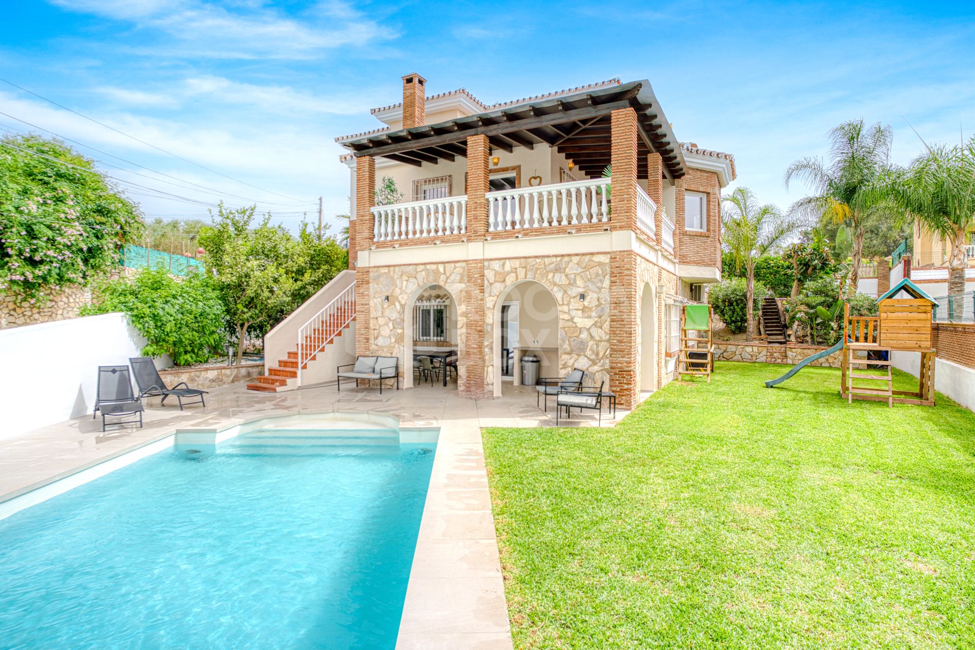 Recently reformed, stunning six bedroom villa in Mijas, with private pool - just a short distance to the beach and Fuengirola Center