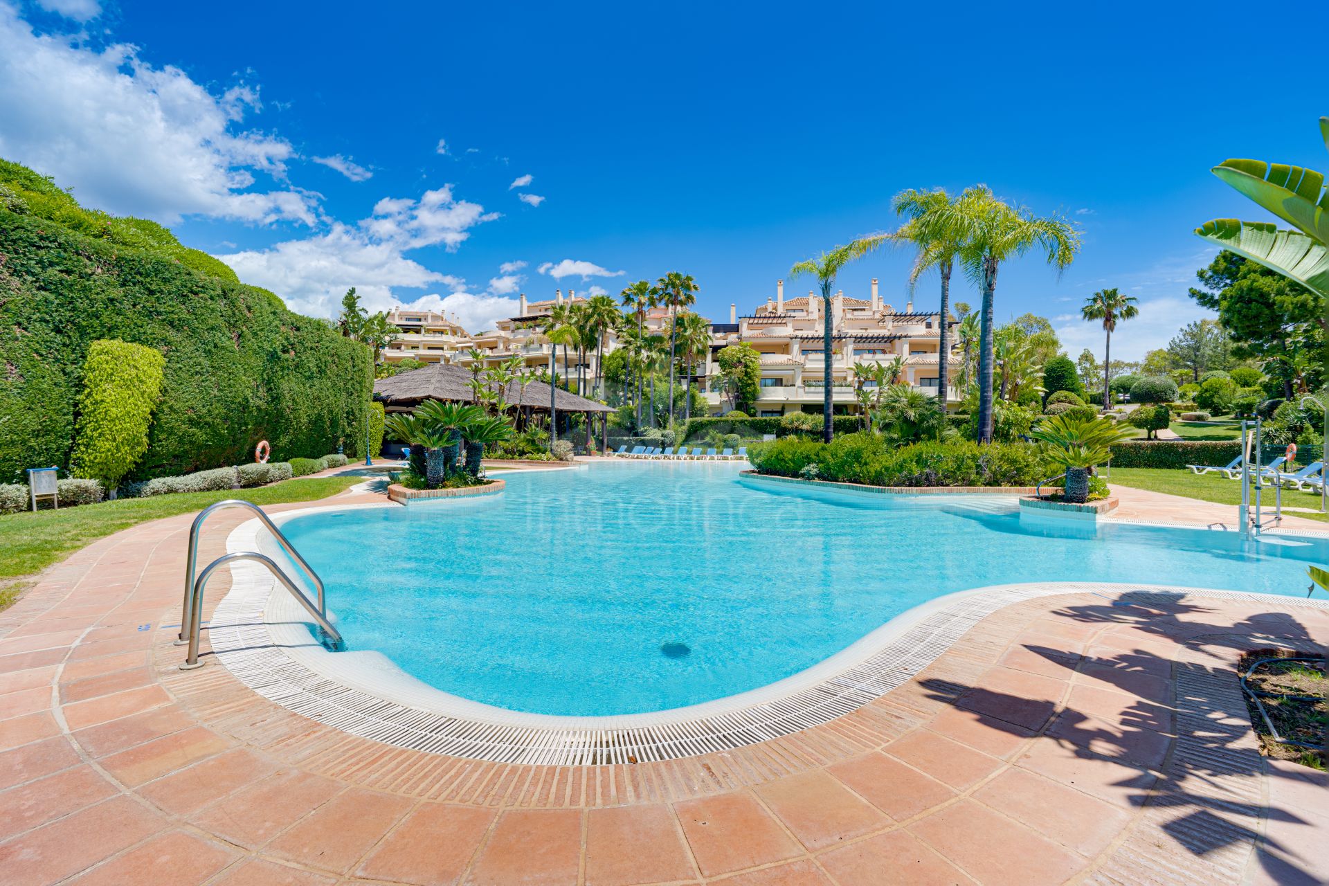 Ground Floor Apartment in Los Capanes del Golf, Benahavis