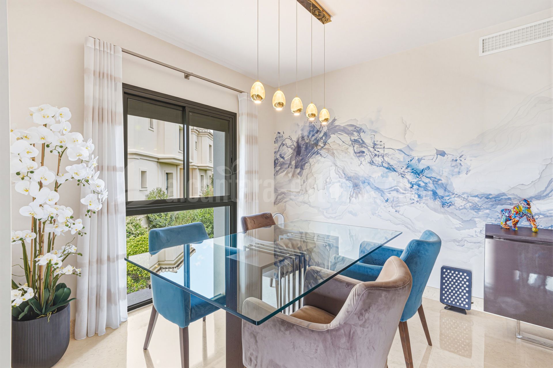 Apartamento Planta Baja en Los Capanes del Golf, Benahavis