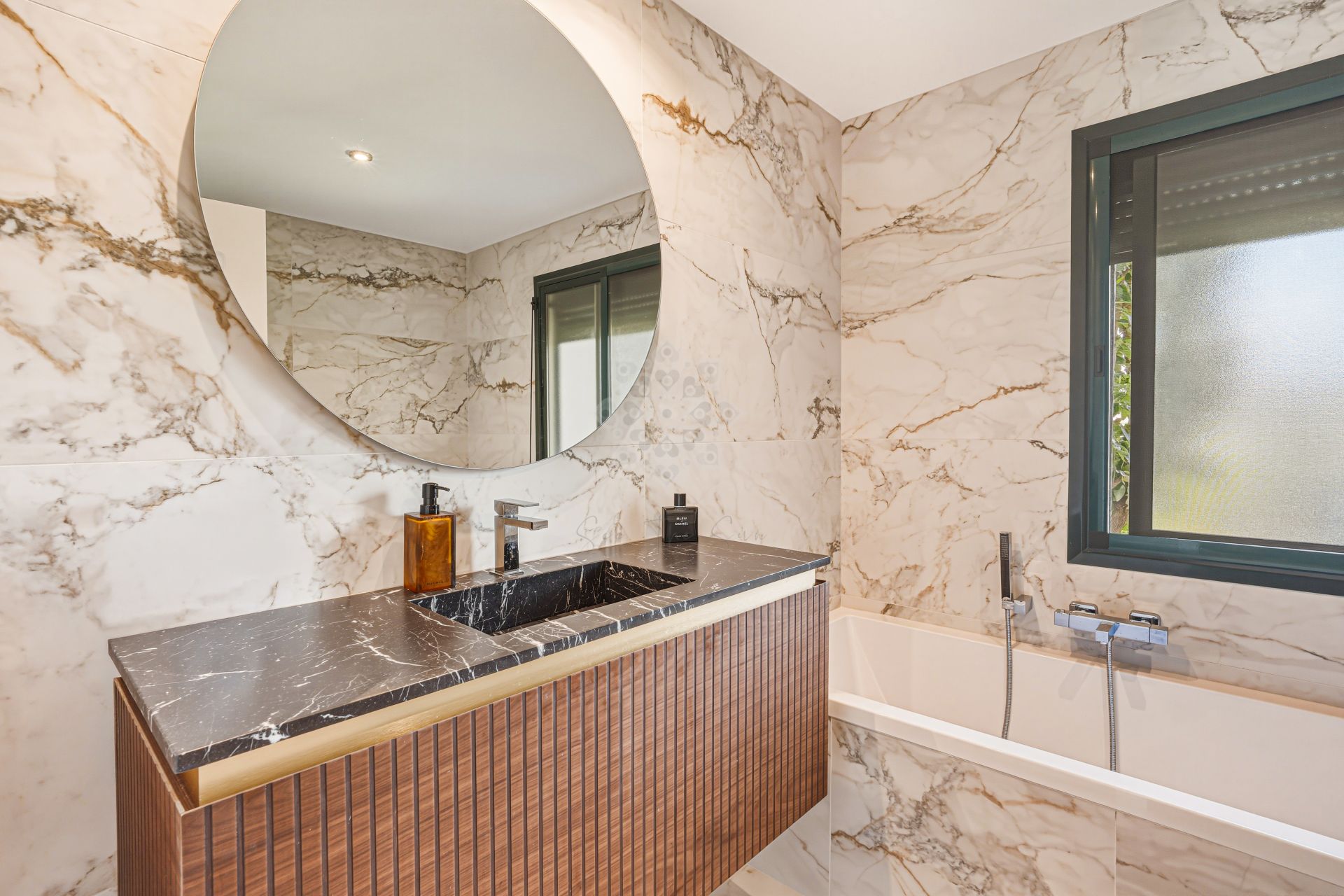 Ground Floor Apartment in Los Capanes del Golf, Benahavis